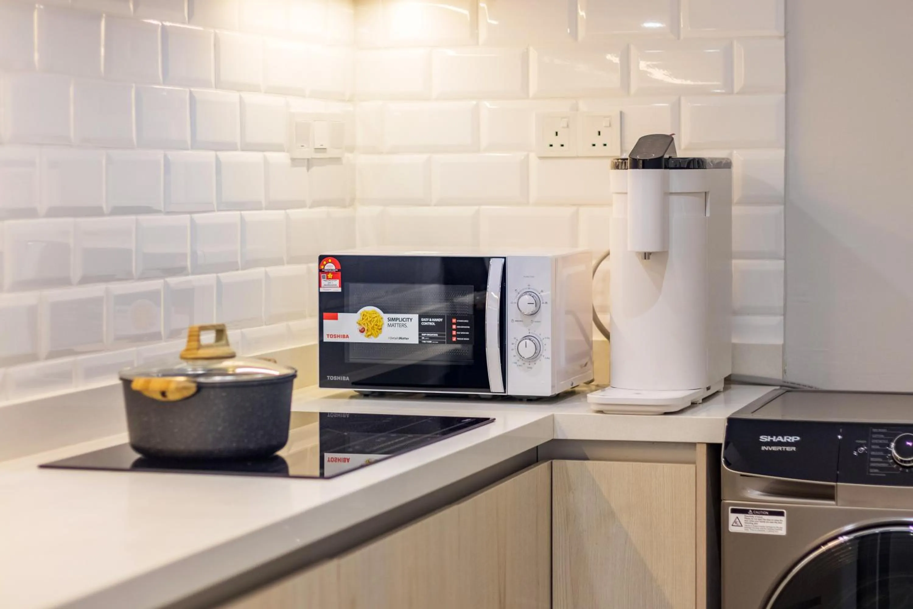 Kitchen or kitchenette in Iconic Regency by Stellar ALV