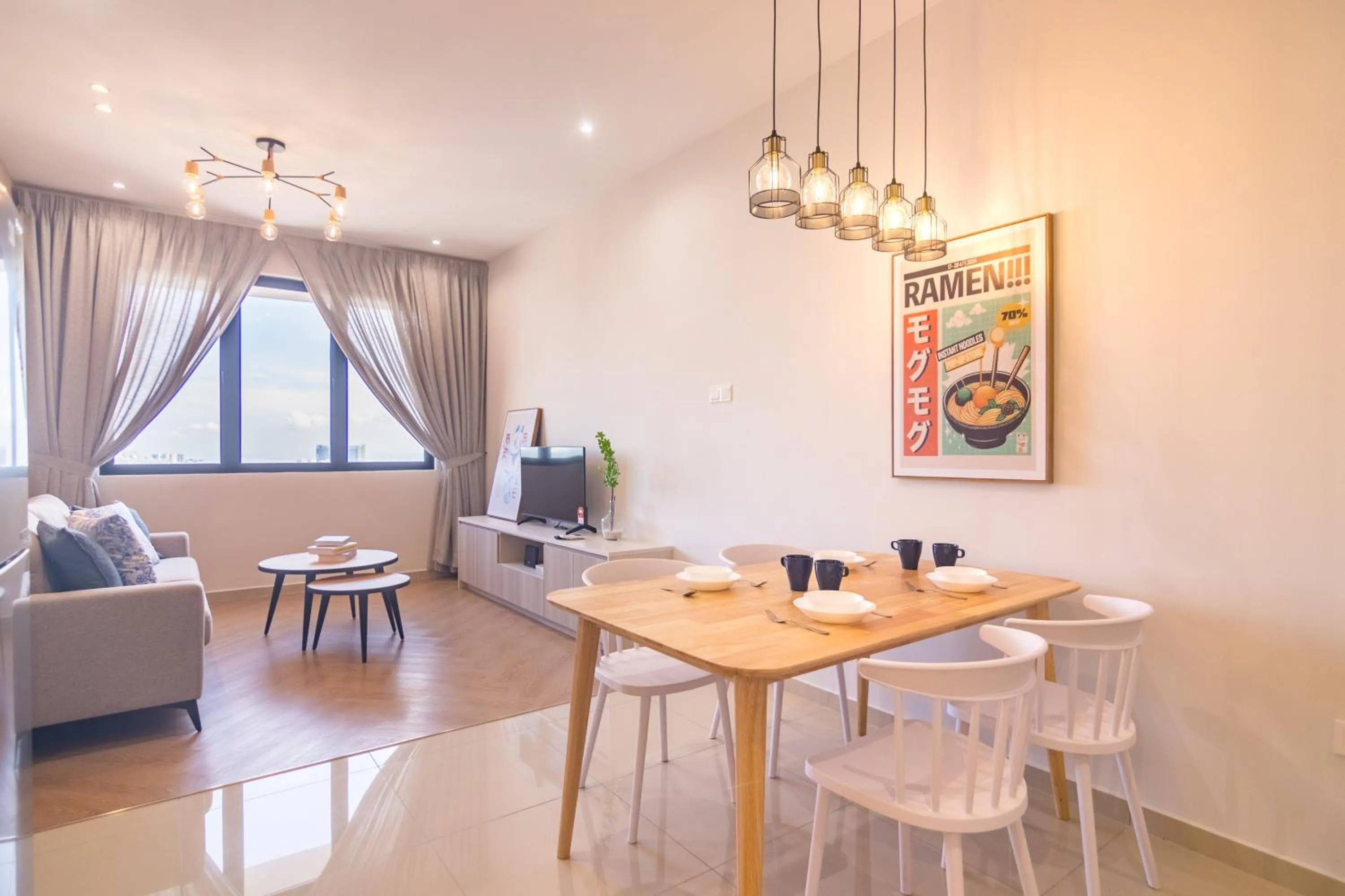 Dining area in Iconic Regency by Stellar ALV