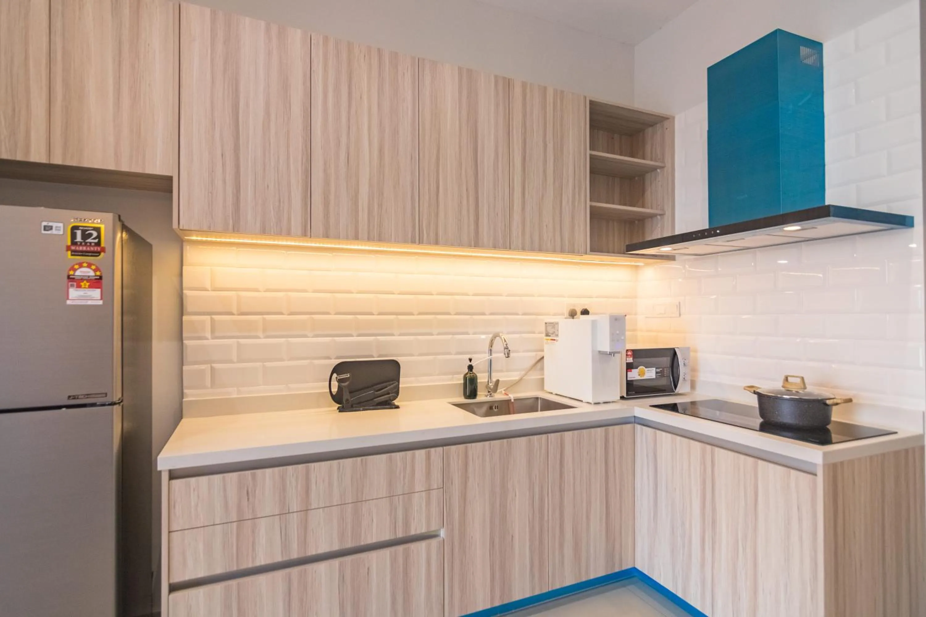 Kitchen or kitchenette in Iconic Regency by Stellar ALV