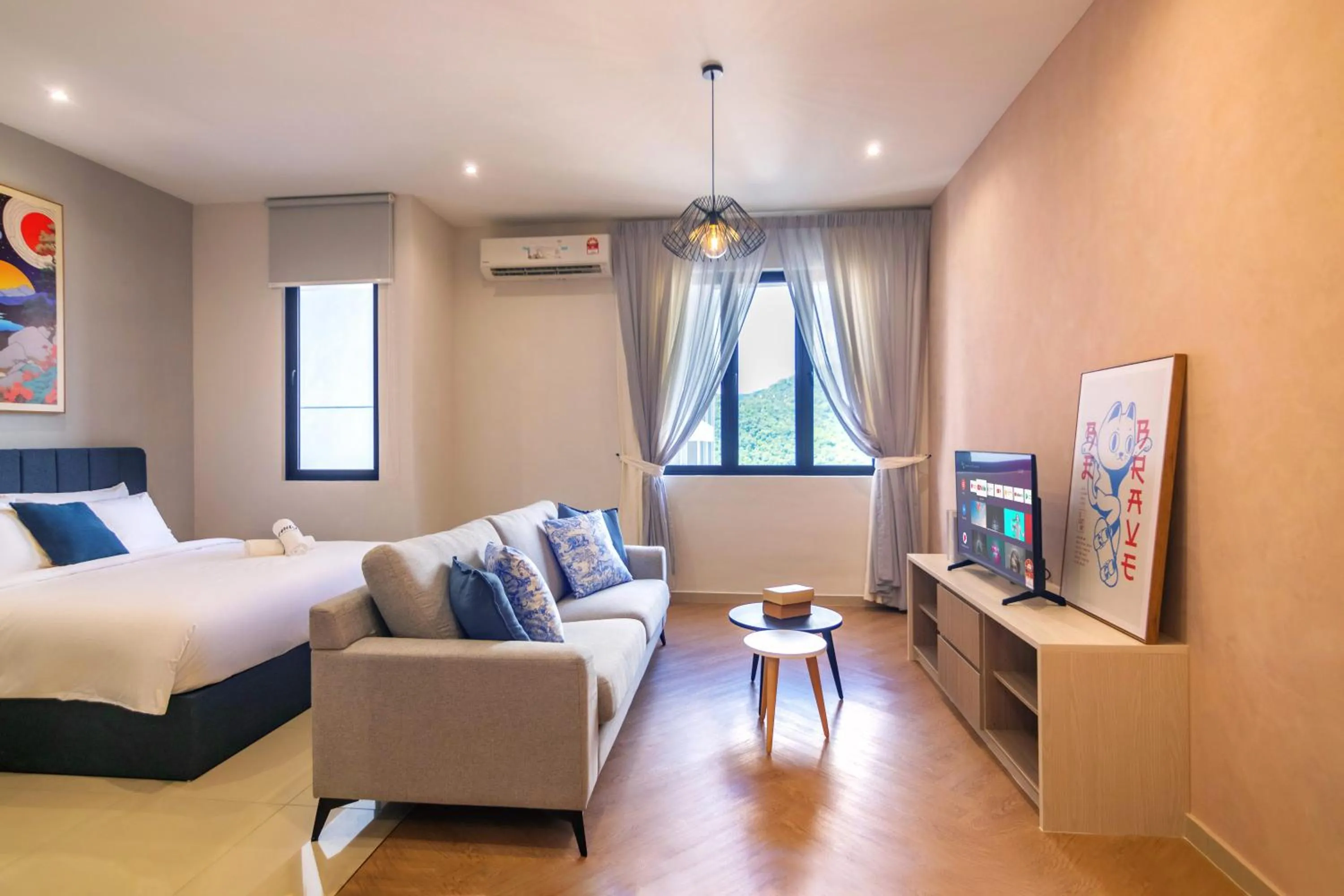 Photo of the whole room, Bed in Iconic Regency by Stellar ALV