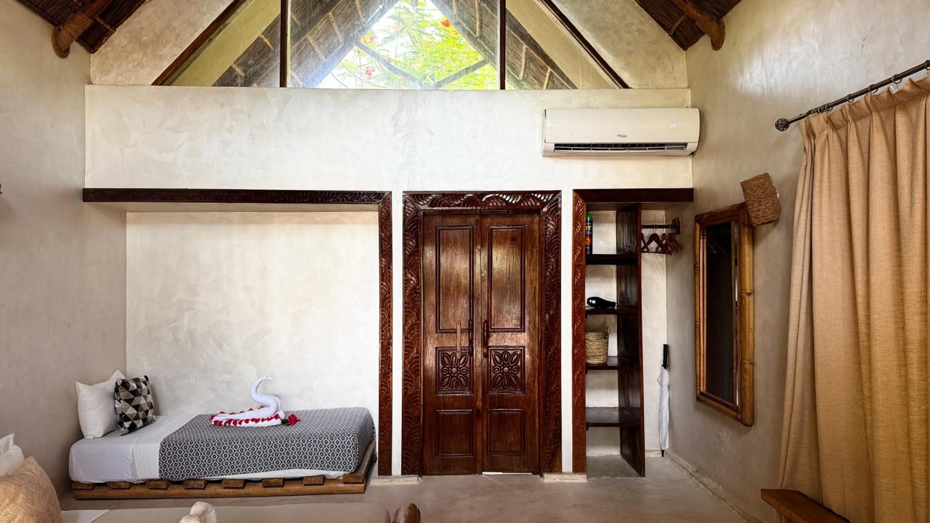 Decorative detail, Bed in The Nest Tropical Oasis Resort