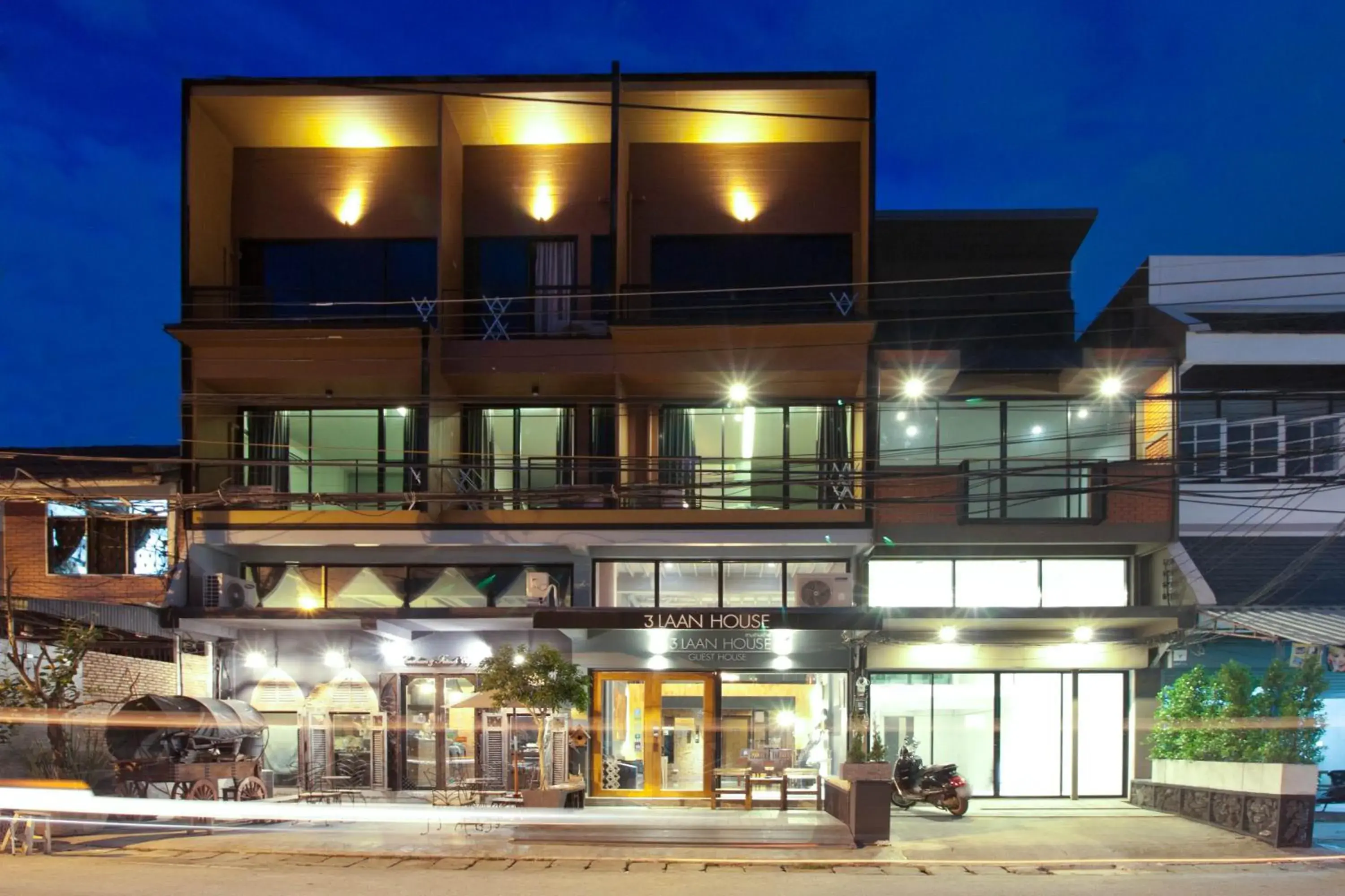 Property building in 3 Laan House Property building in 3 Laan House