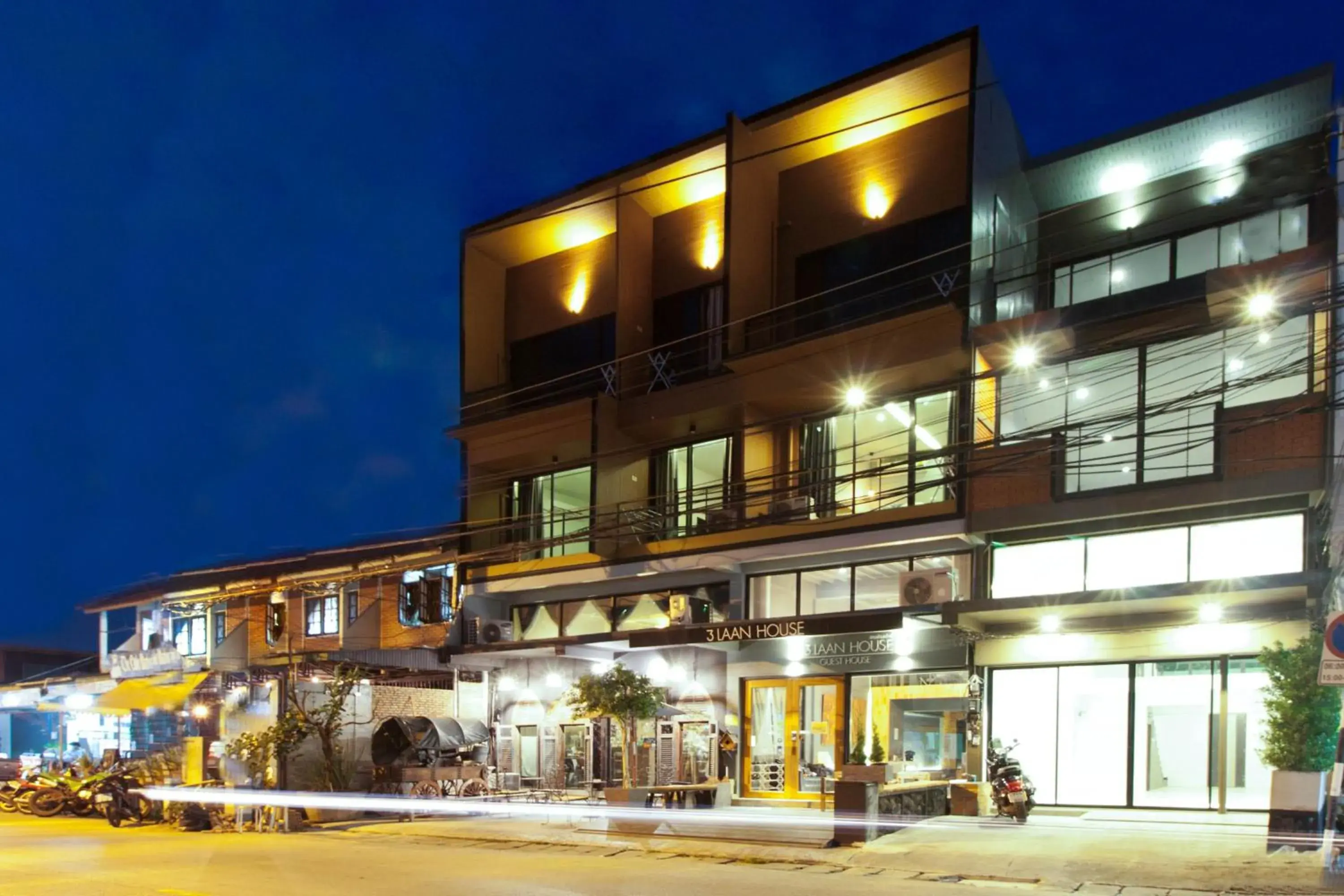 Property building in 3 Laan House Property building in 3 Laan House