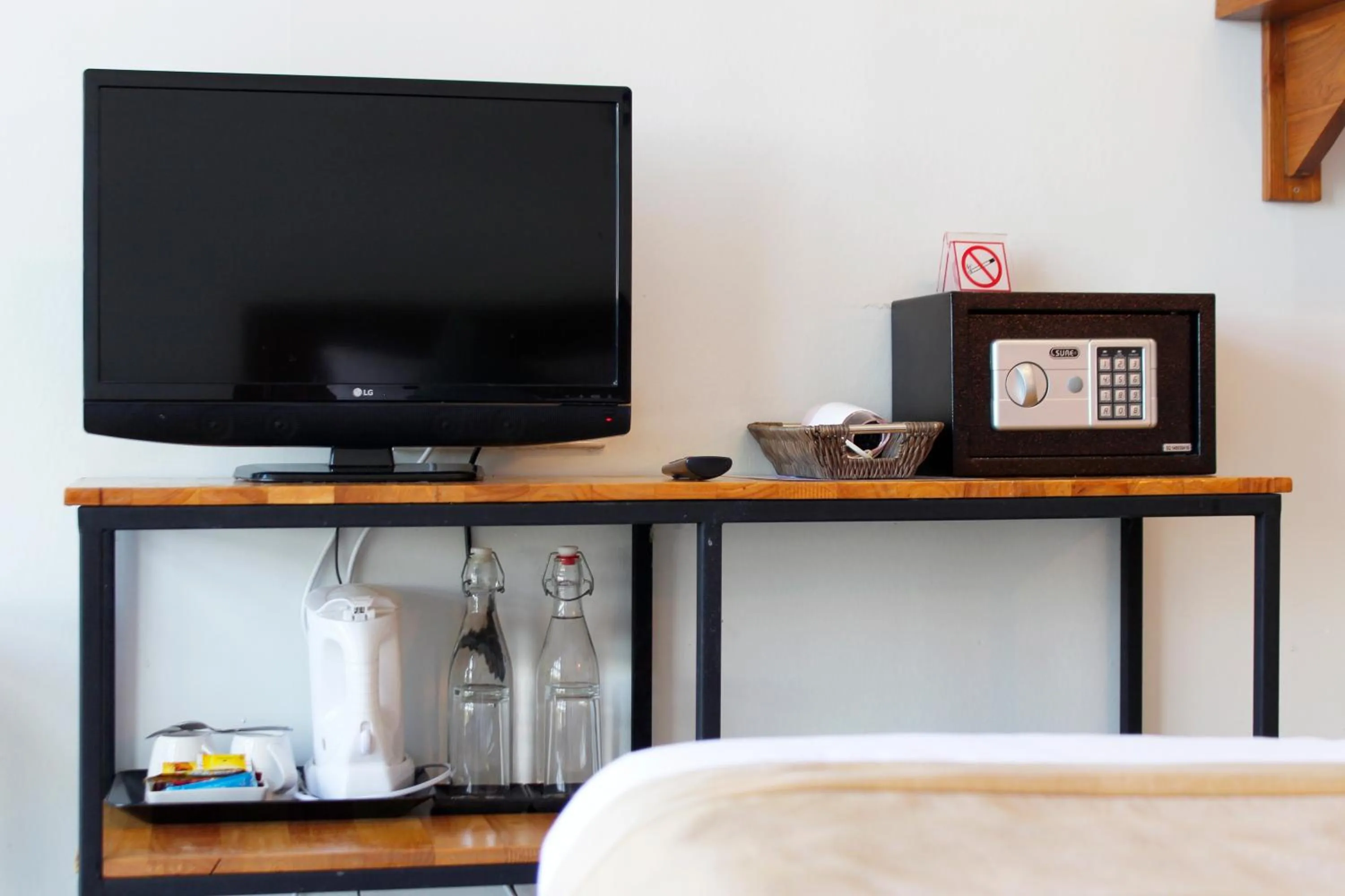 TV and multimedia, Bed in 3 Laan House