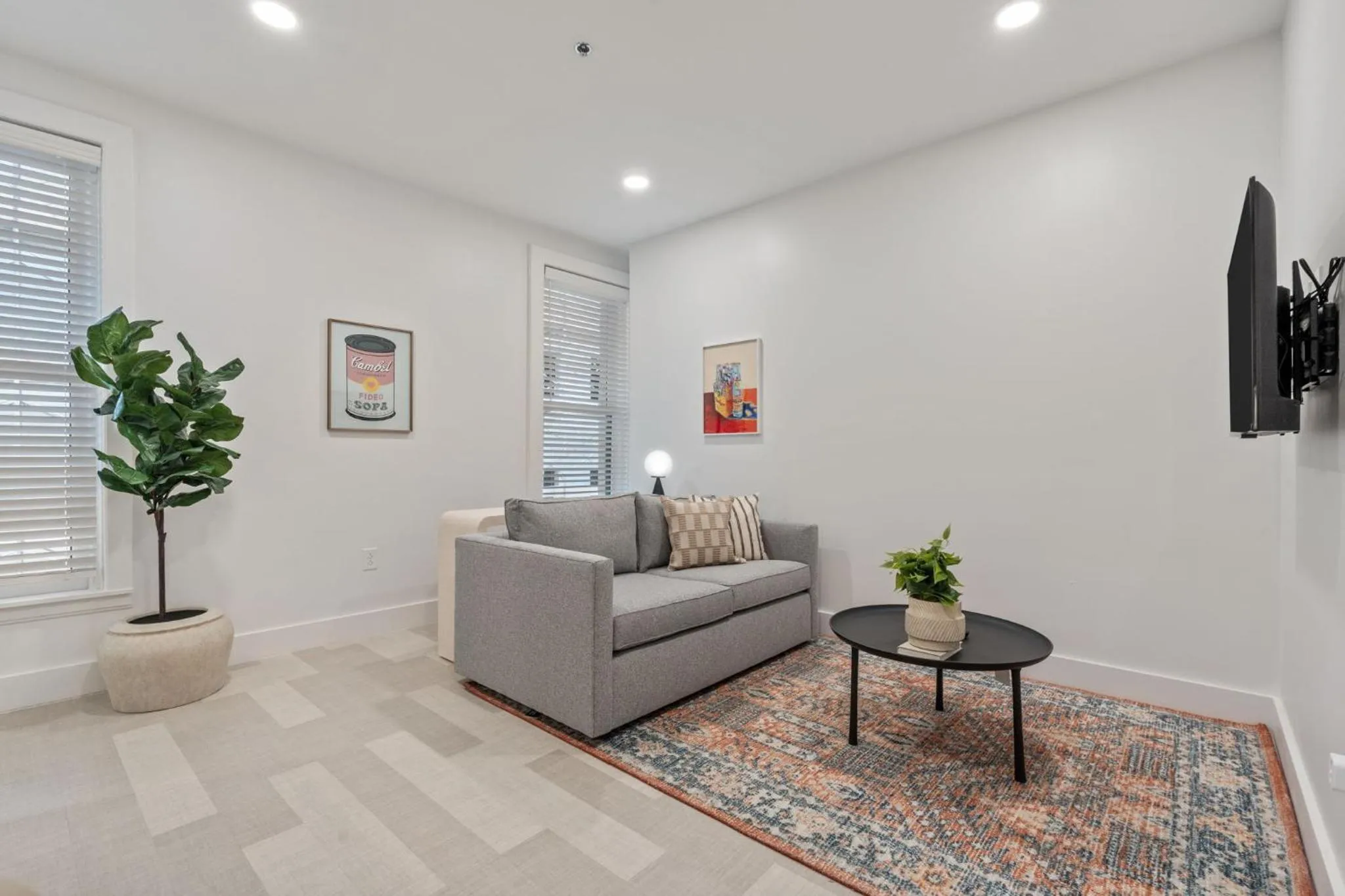 TV and multimedia in The Continental, powered by Placemakr - Downtown - Market Square