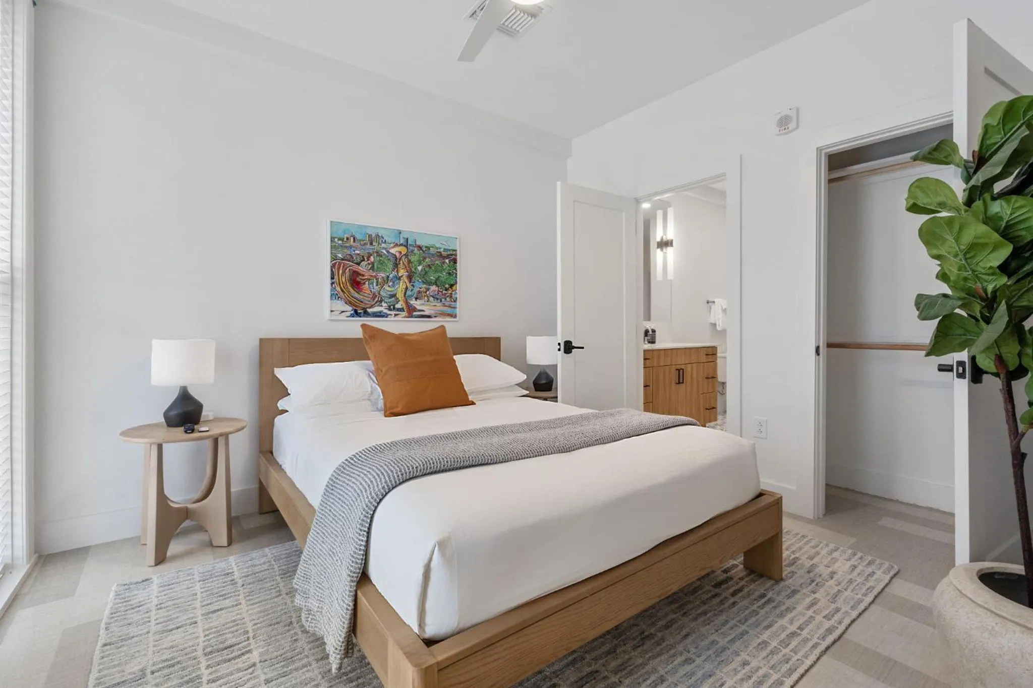 Bedroom, Bed in The Continental, powered by Placemakr - Downtown - Market Square