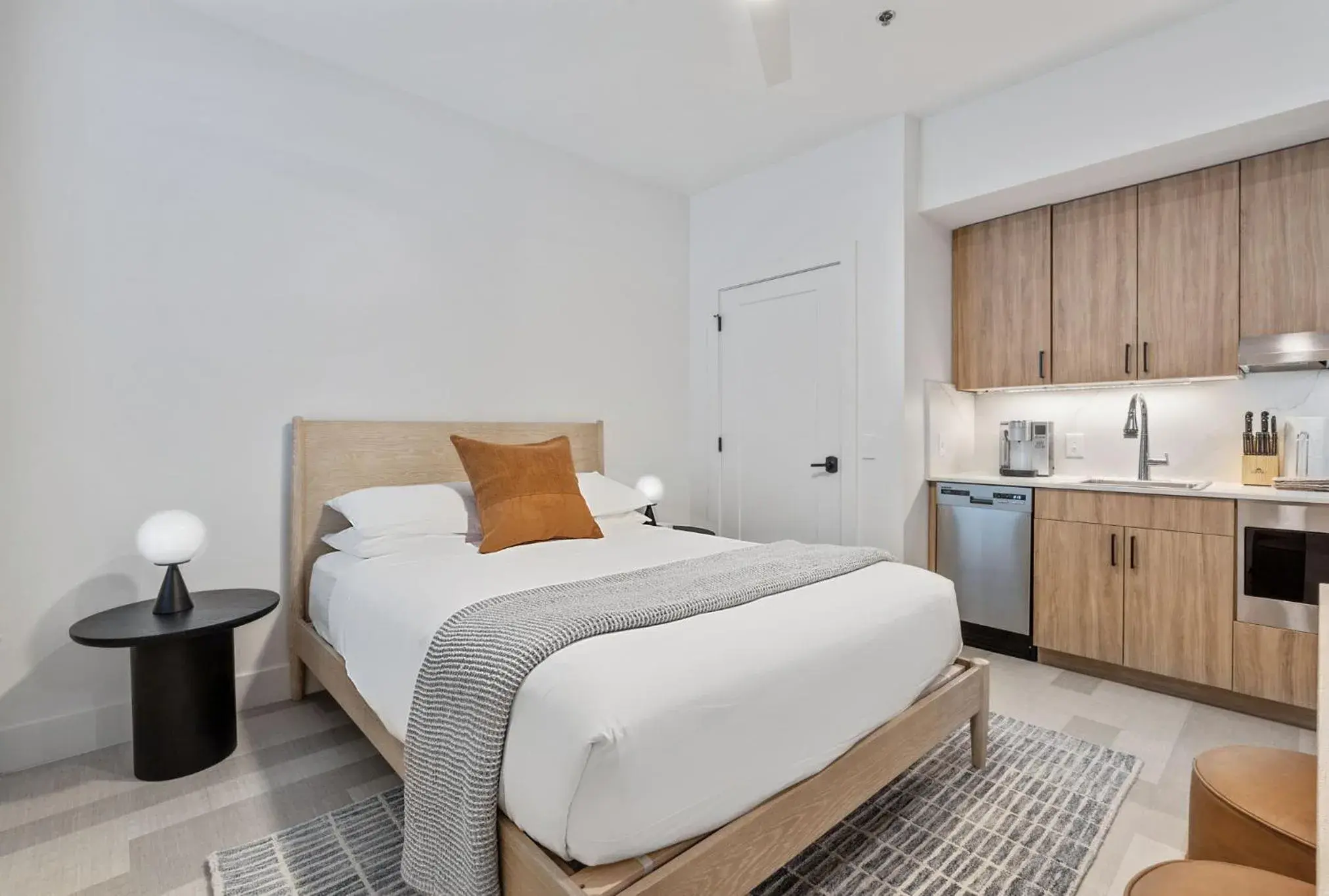 Bedroom, Bed in The Continental, powered by Placemakr - Downtown - Market Square Bedroom, Bed in The Continental, powered by Placemakr - Downtown - Market Square