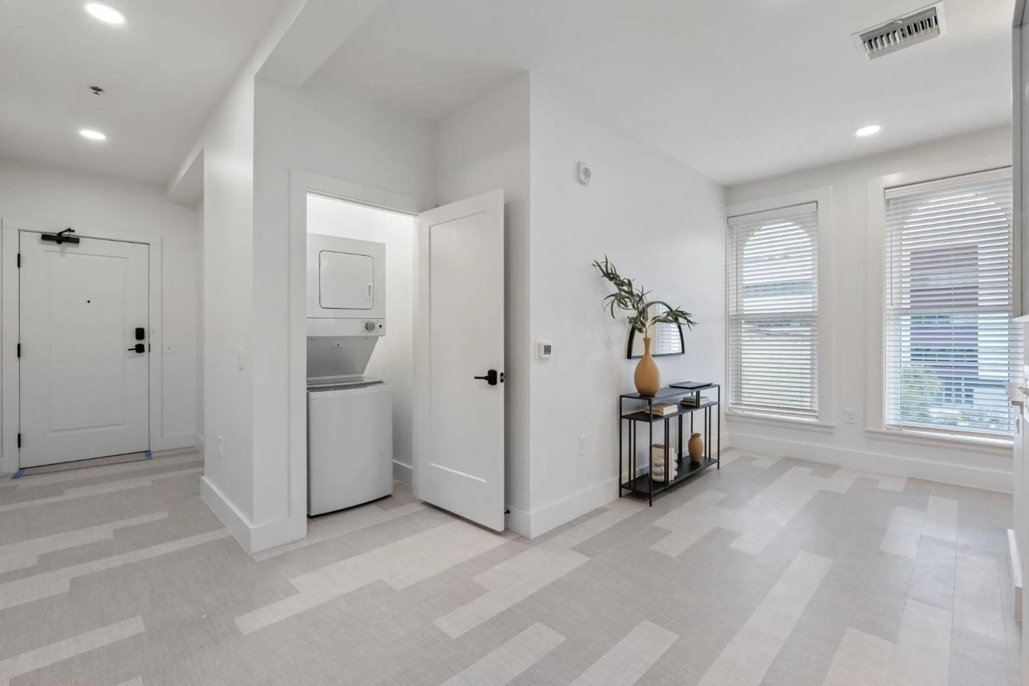 washing machine in The Continental, powered by Placemakr - Downtown - Market Square