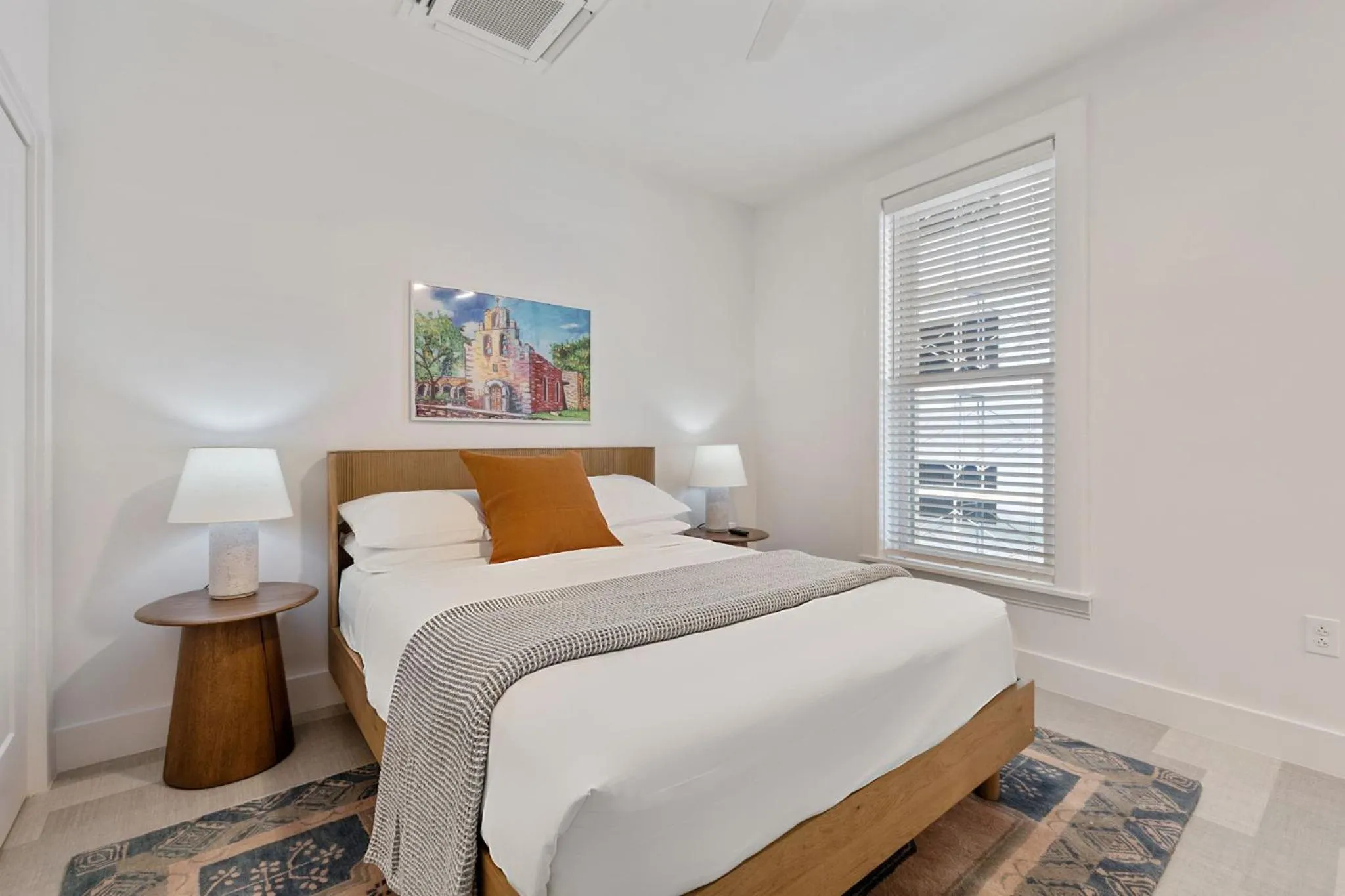 Bedroom, Bed in The Continental, powered by Placemakr - Downtown - Market Square