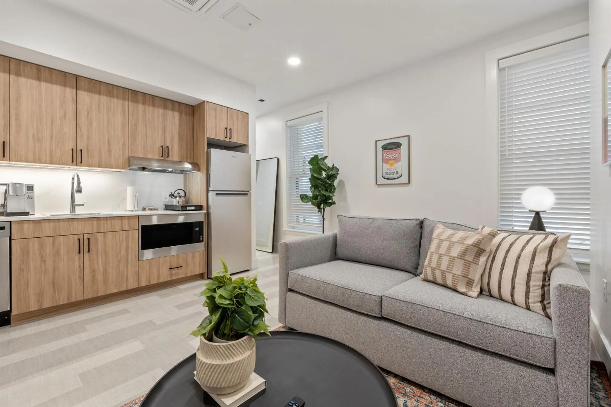 Kitchen or kitchenette in The Continental, powered by Placemakr - Downtown - Market Square