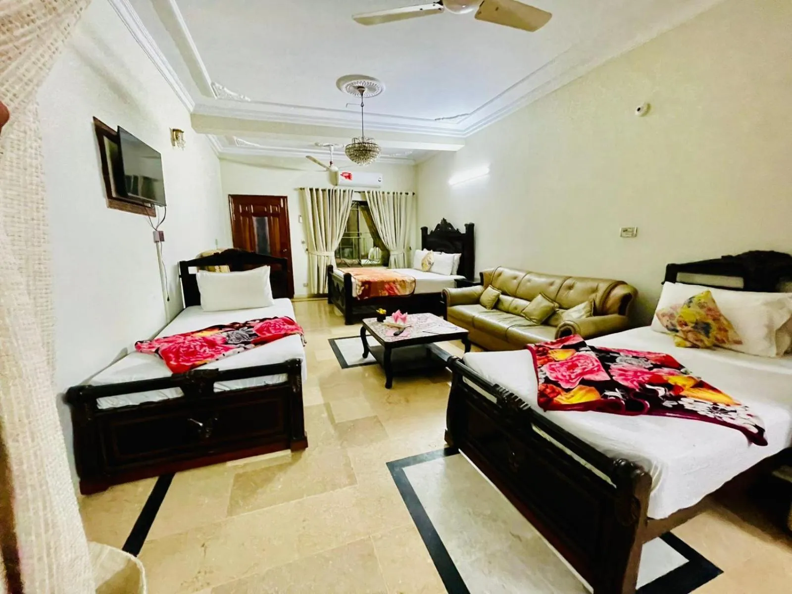 Bed in Neelum Guest House