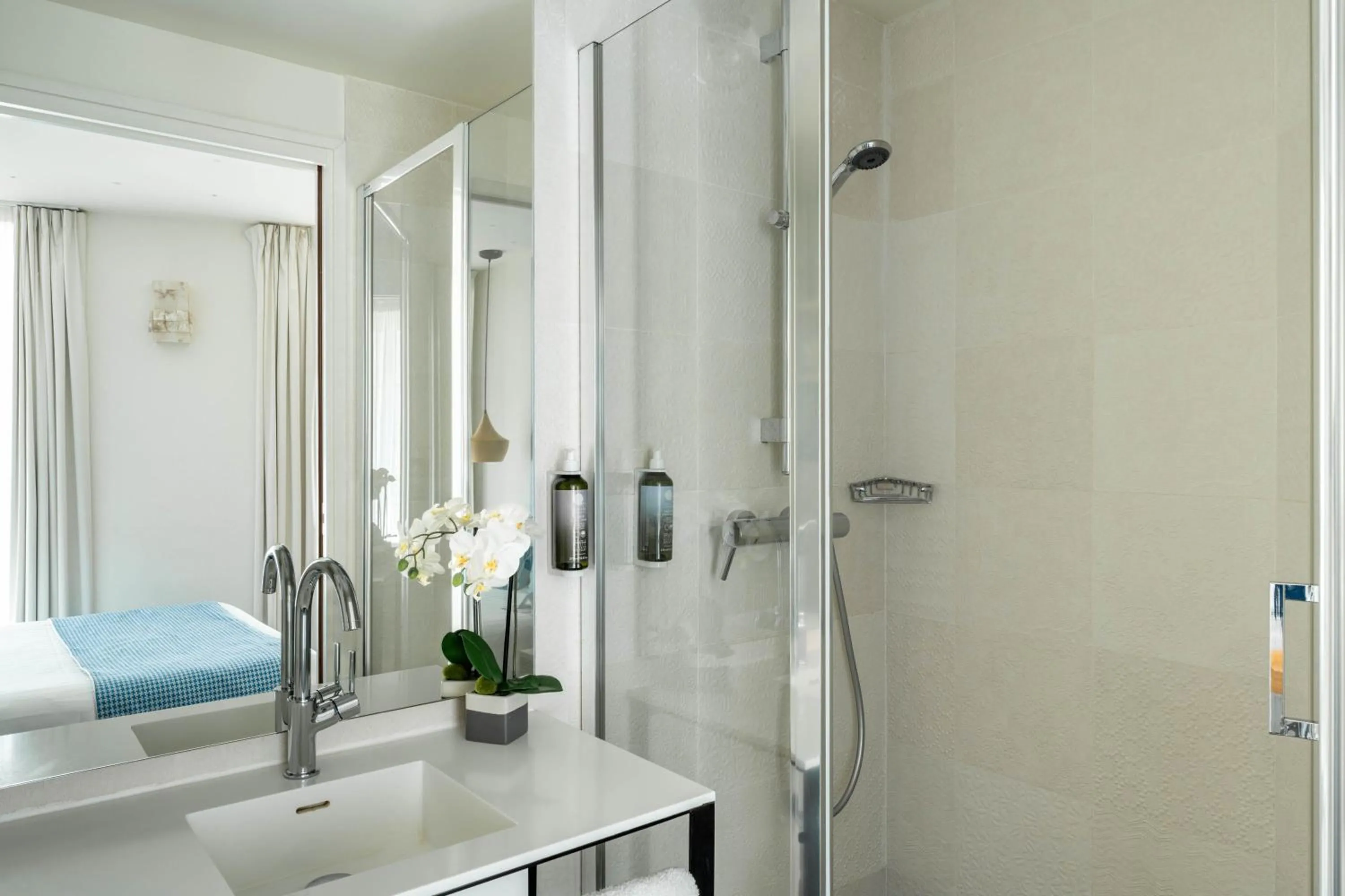 Bathroom in Hotel Joke - Astotel