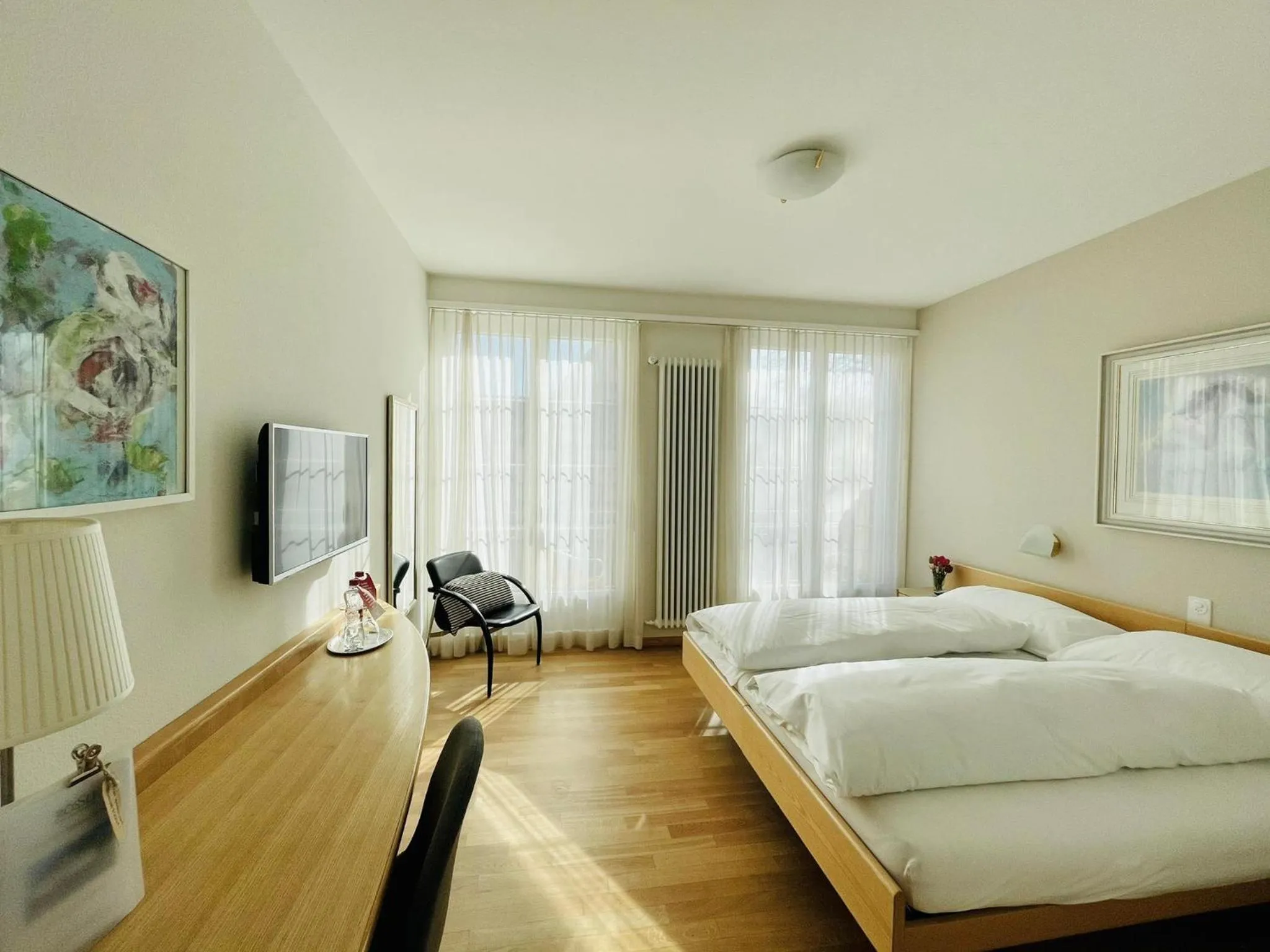 Photo of the whole room, Bed in Hotel Rössli