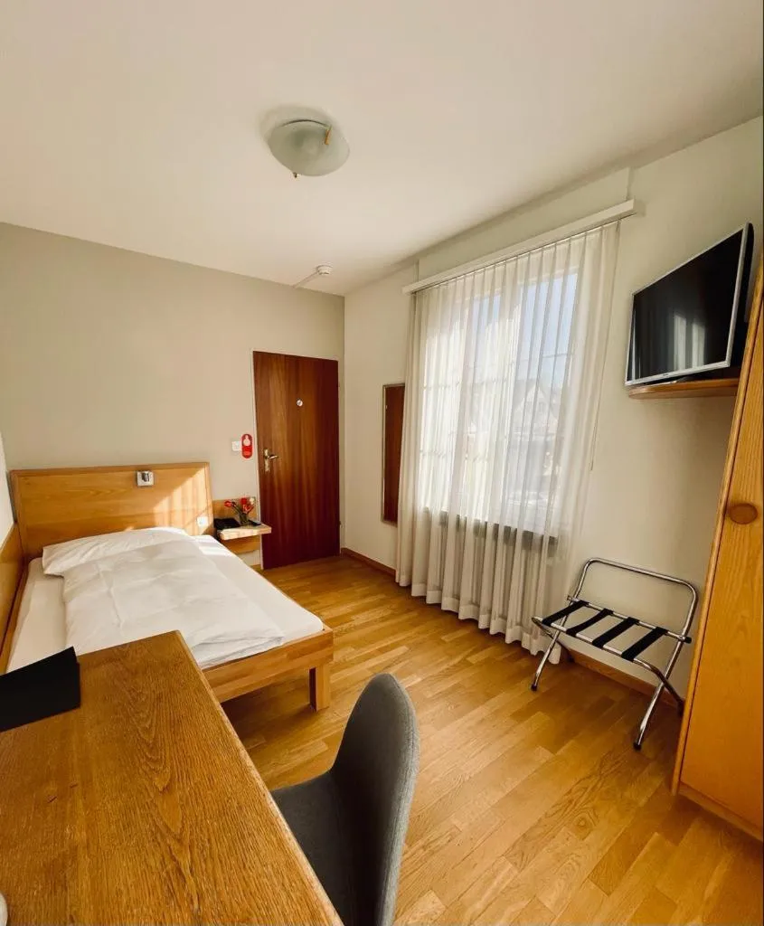 Photo of the whole room, Bed in Hotel Rössli