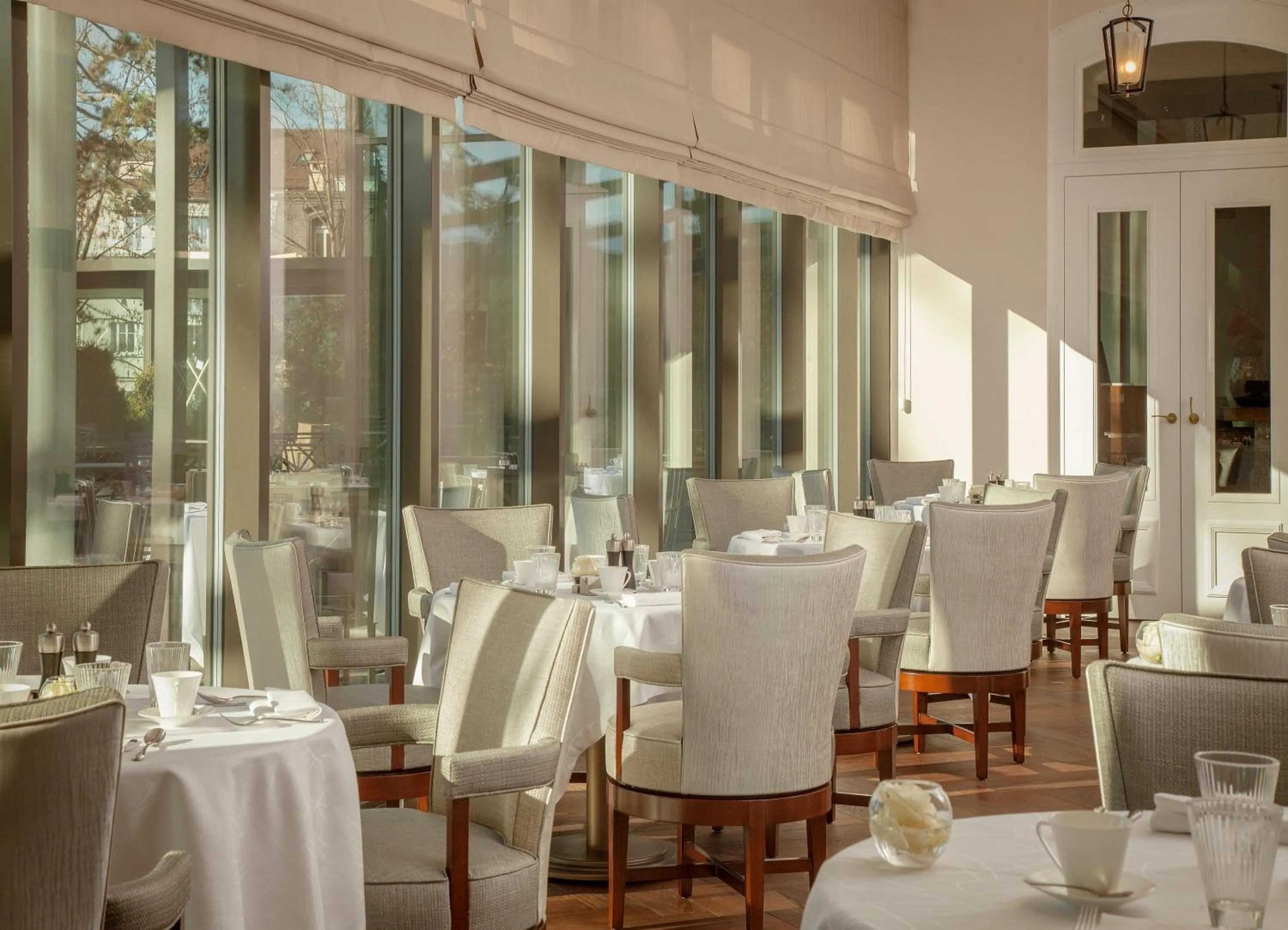 Restaurant/places to eat in Royal Savoy Hotel & Spa