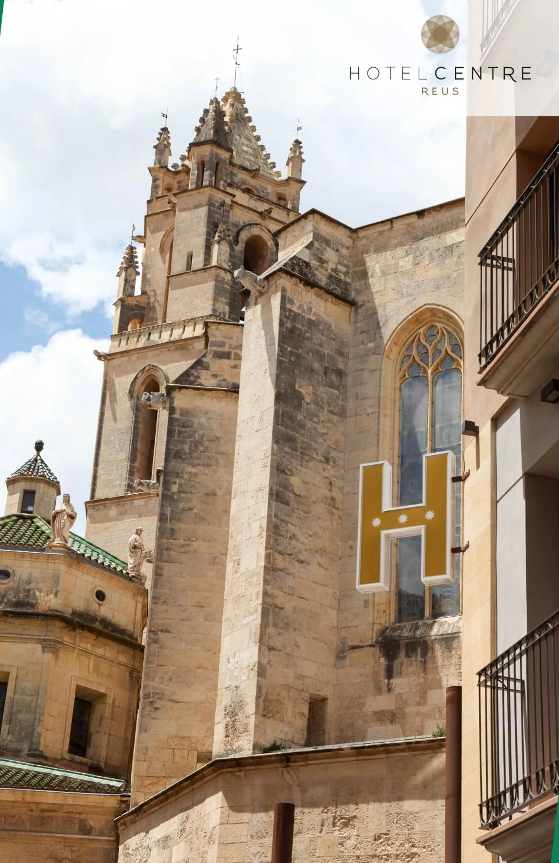 Property building in Hotel Centre Reus