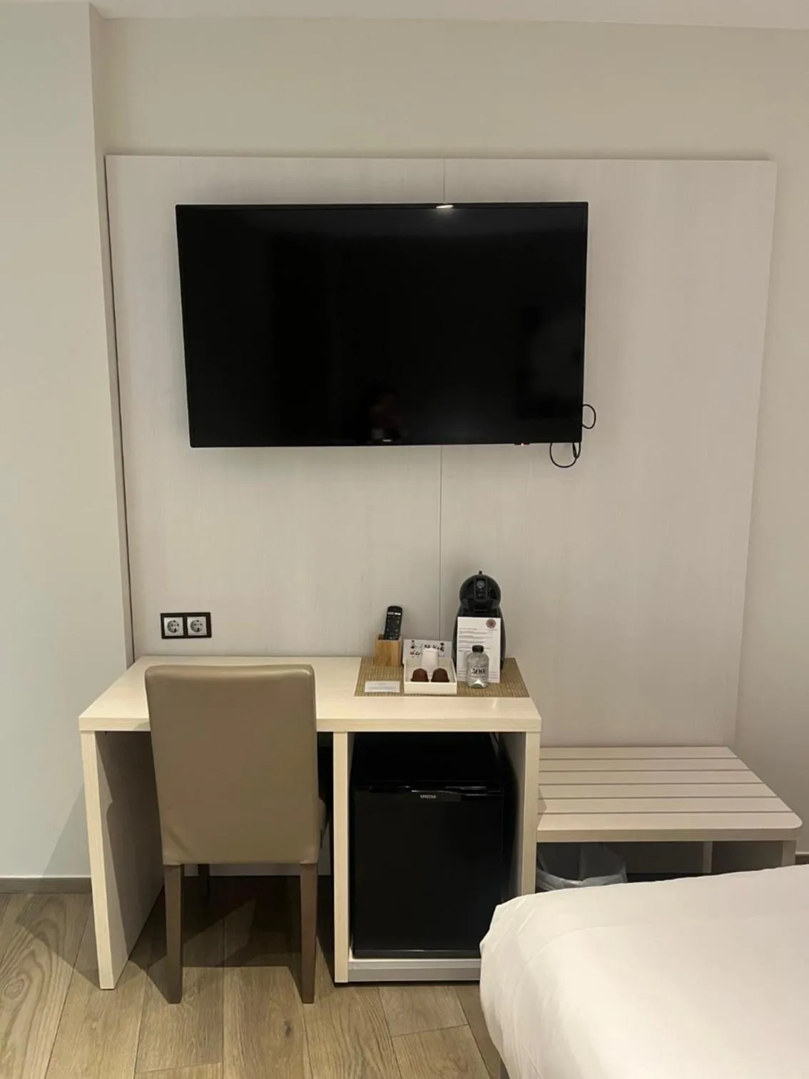TV and multimedia, Bed in Hotel Centre Reus