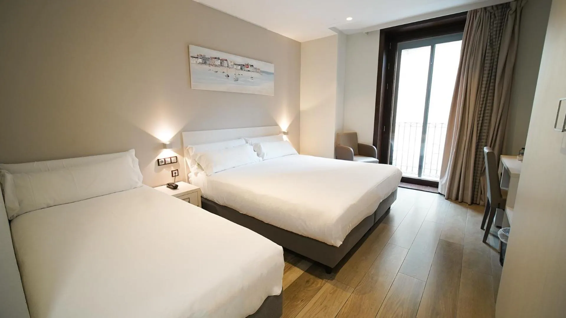 Photo of the whole room, Bed in Hotel Centre Reus