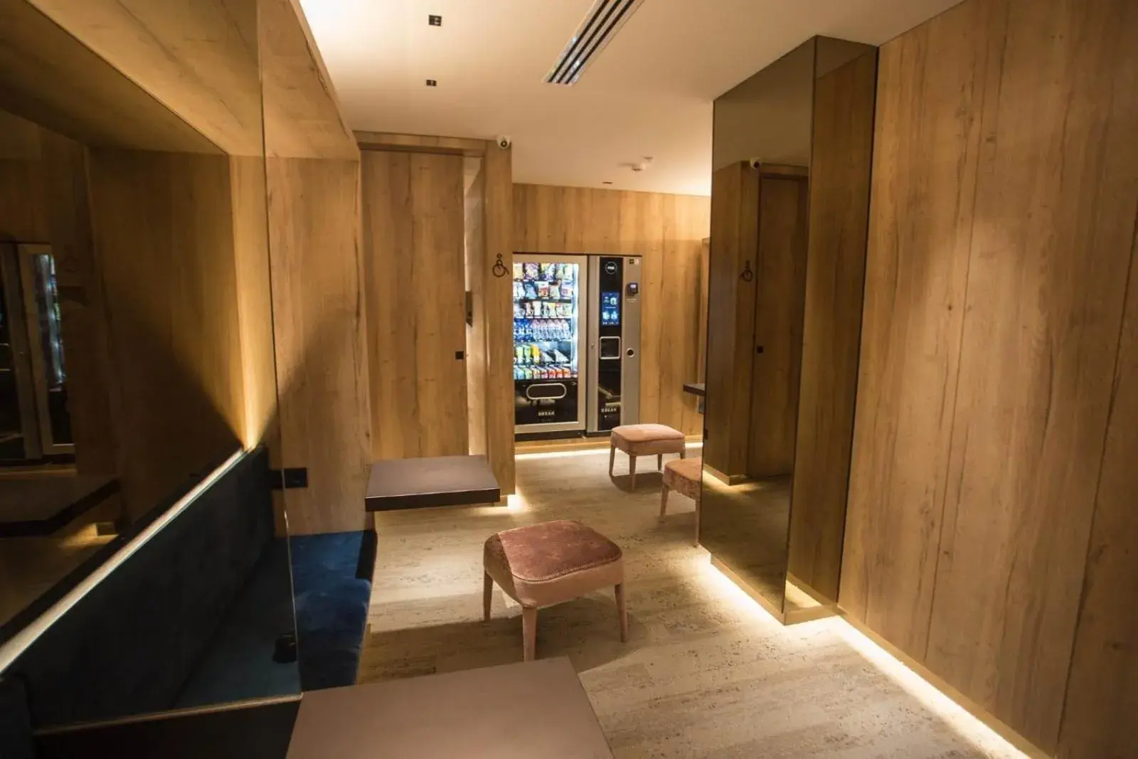 vending machine in Hotel Centre Reus vending machine in Hotel Centre Reus