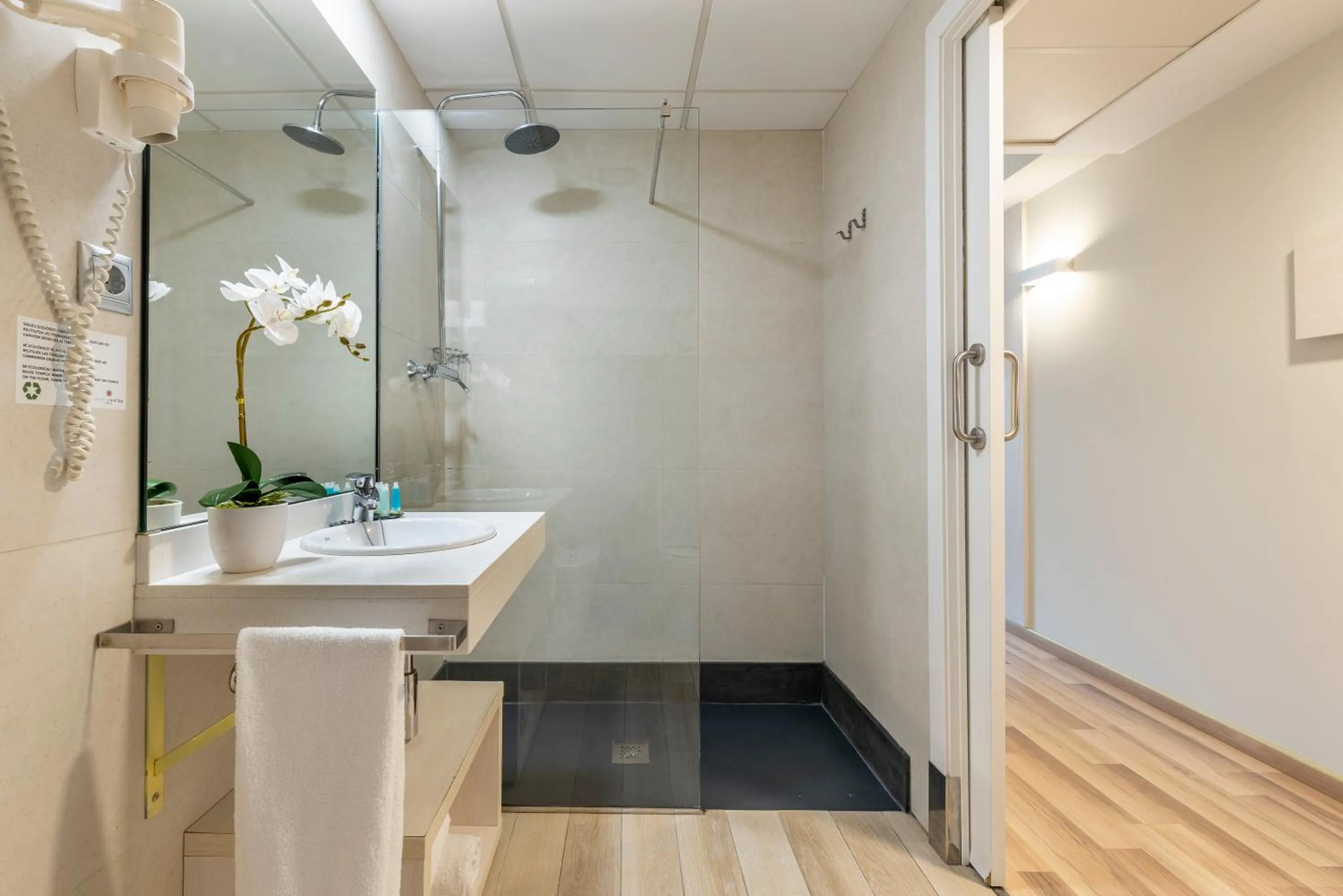 Bathroom in Hotel Centre Reus