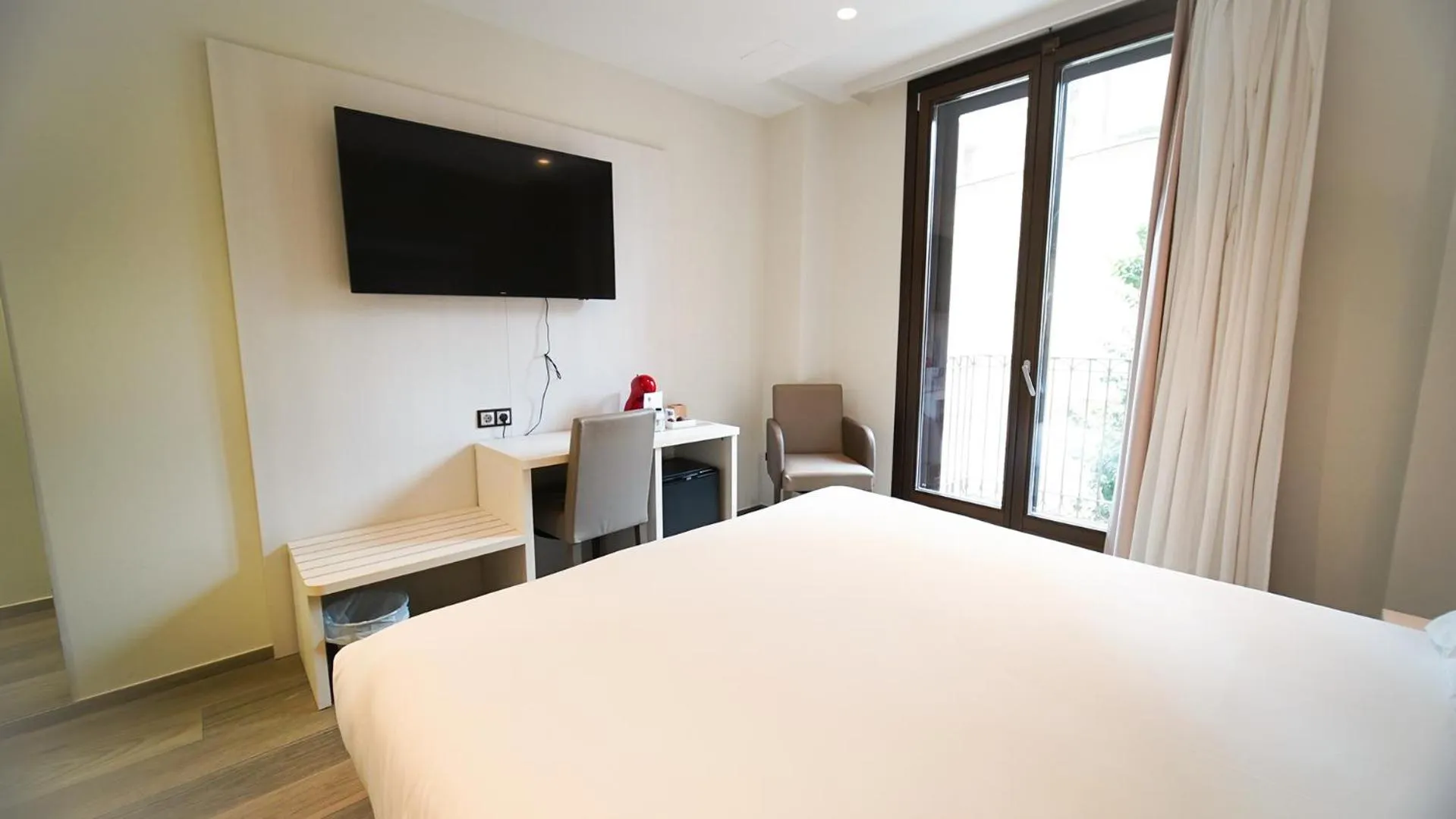 TV and multimedia, Bed in Hotel Centre Reus
