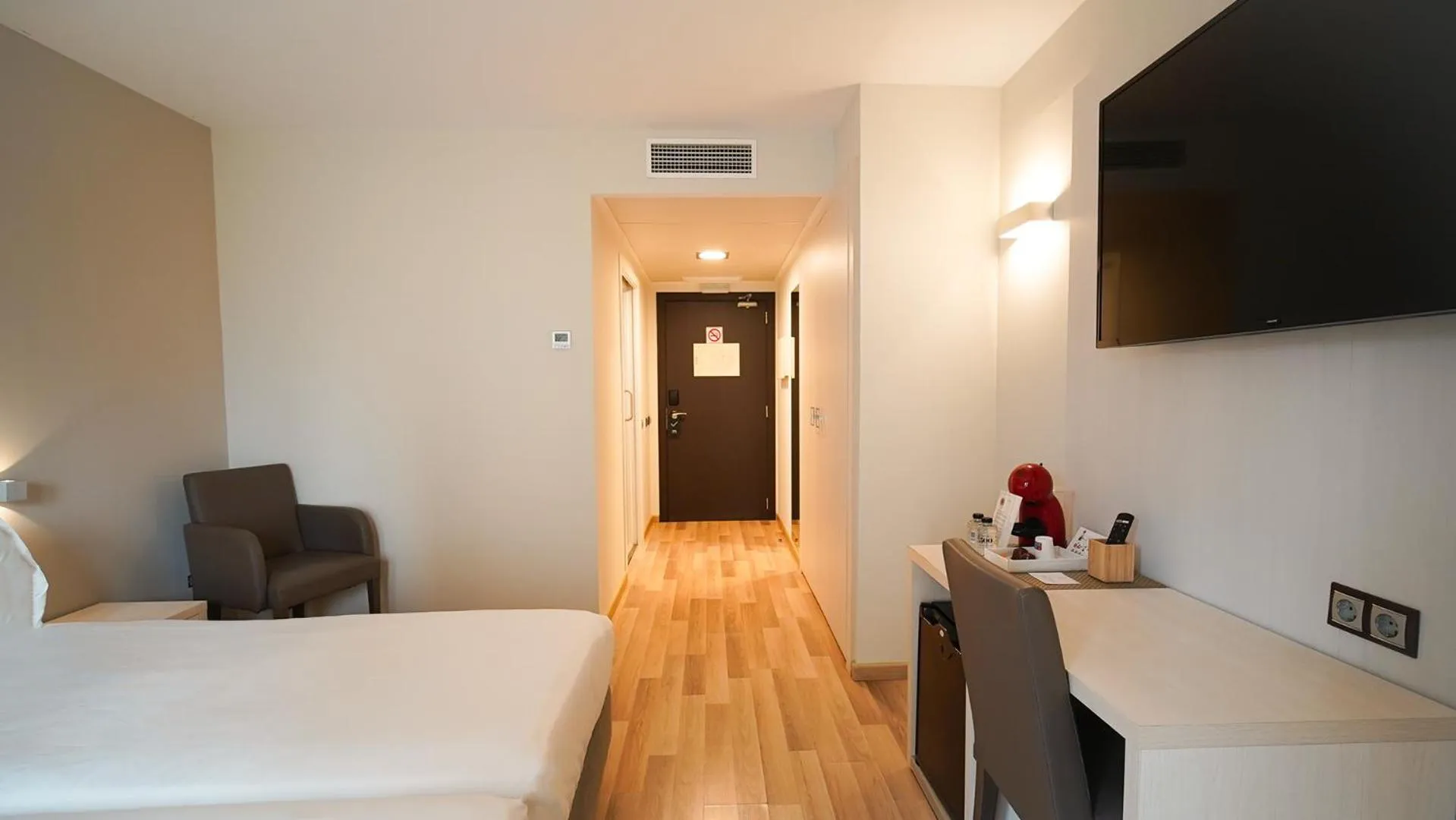 Photo of the whole room, Bed in Hotel Centre Reus