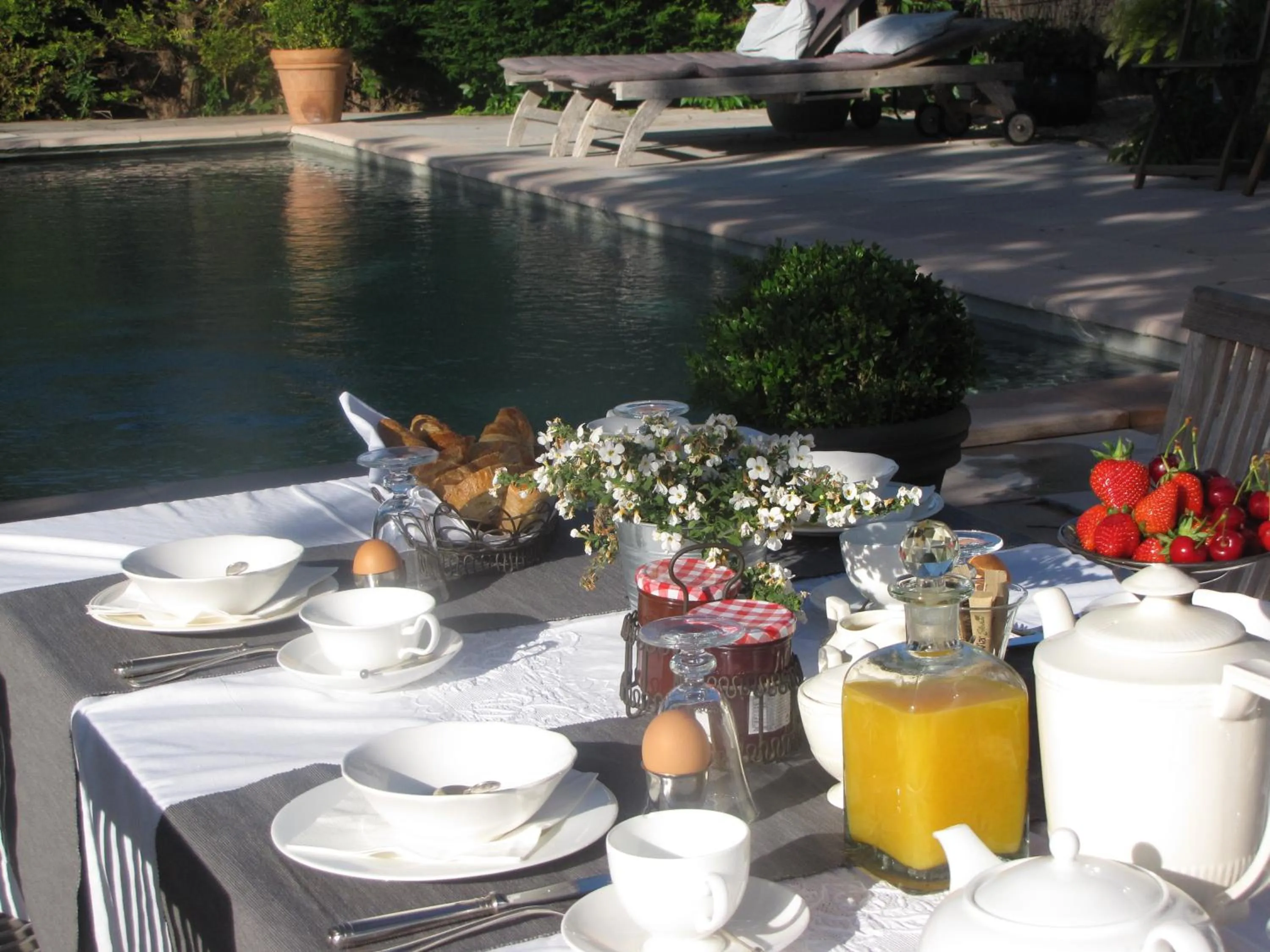 Continental breakfast in "Le Vent d'Étoile" B&B and Guesthouses