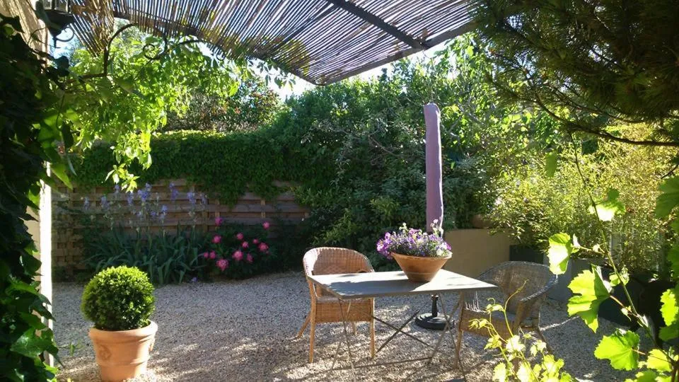 Garden view in "Le Vent d'Étoile" B&B and Guesthouses