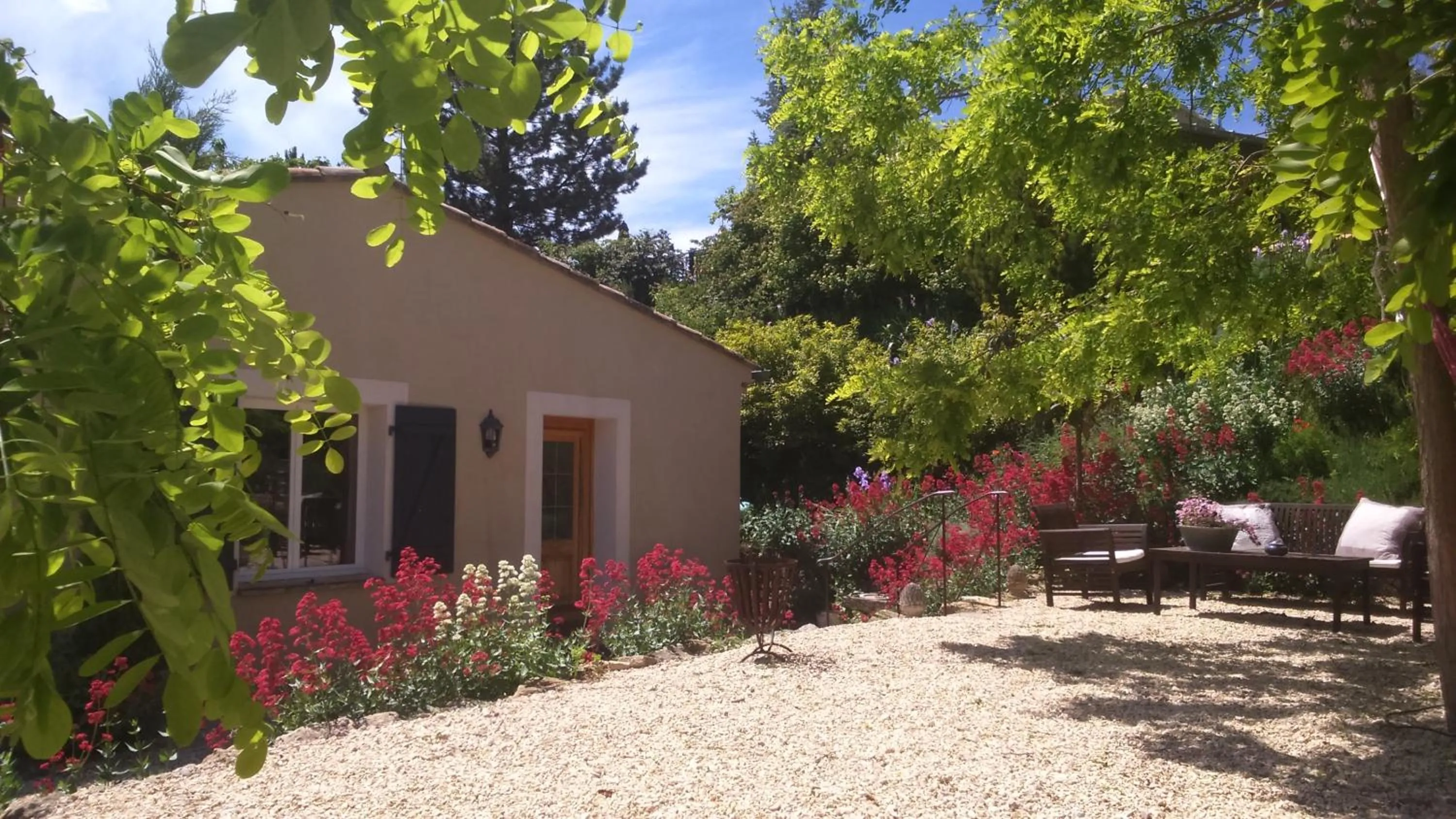 Facade/entrance in "Le Vent d'Étoile" B&B and Guesthouses