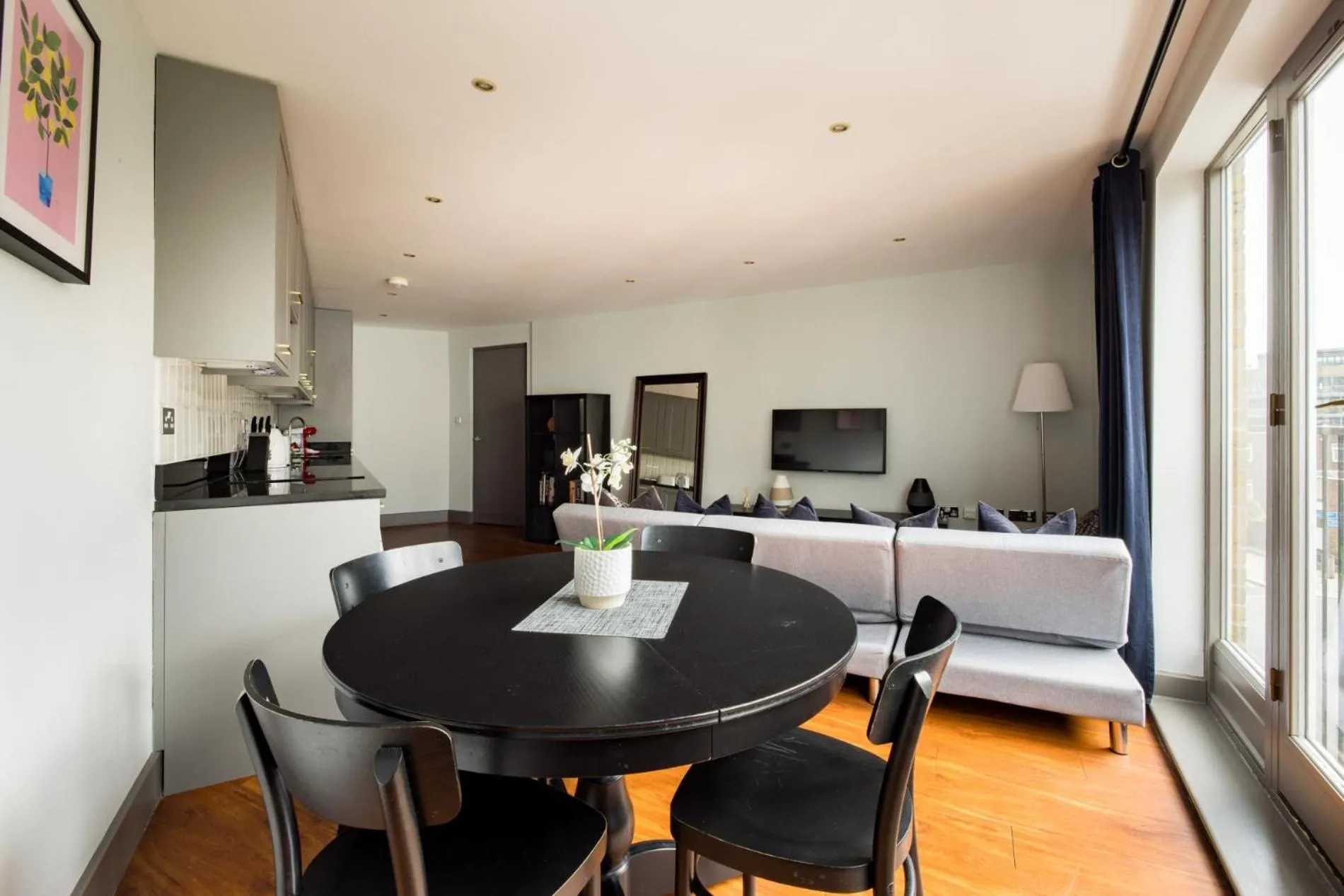 Sunshine In My Mood 2 Bedroom Flat in Battersea