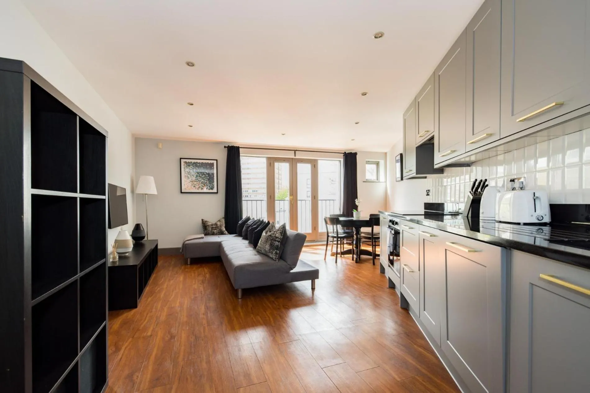 Sunshine In My Mood 2 Bedroom Flat in Battersea