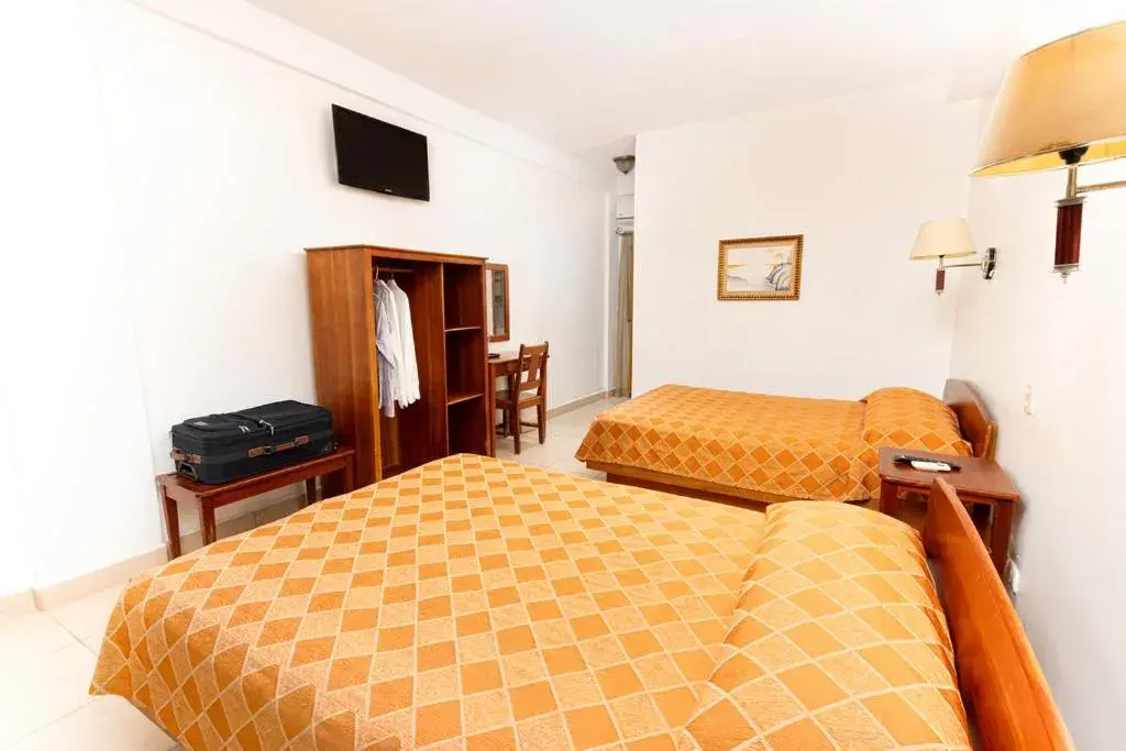 Double Room - Disability Access in Hotel Playa Bonita Tela Double Room - Disability Access in Hotel Playa Bonita Tela