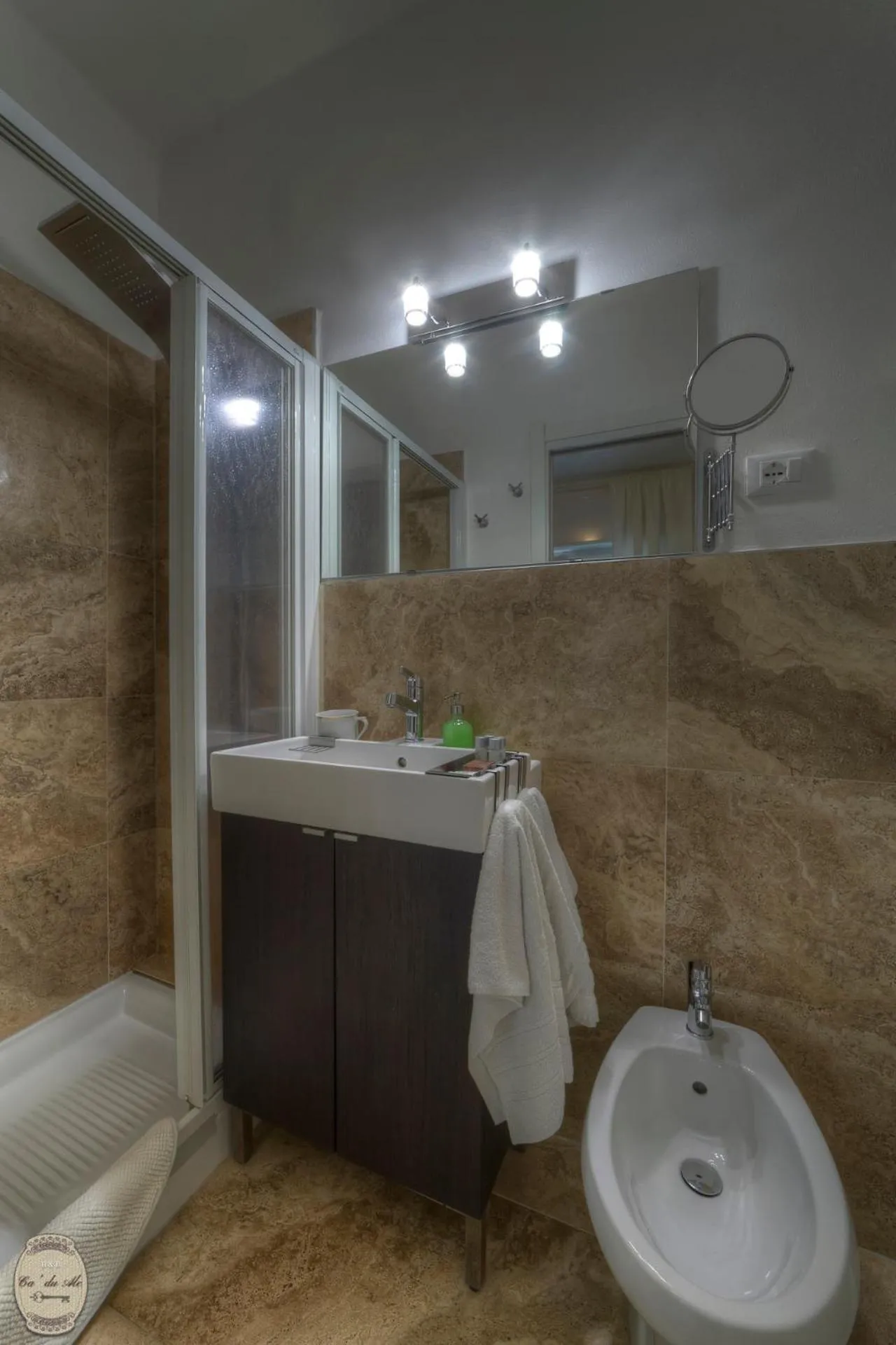 Shower in Ca' Du Ale