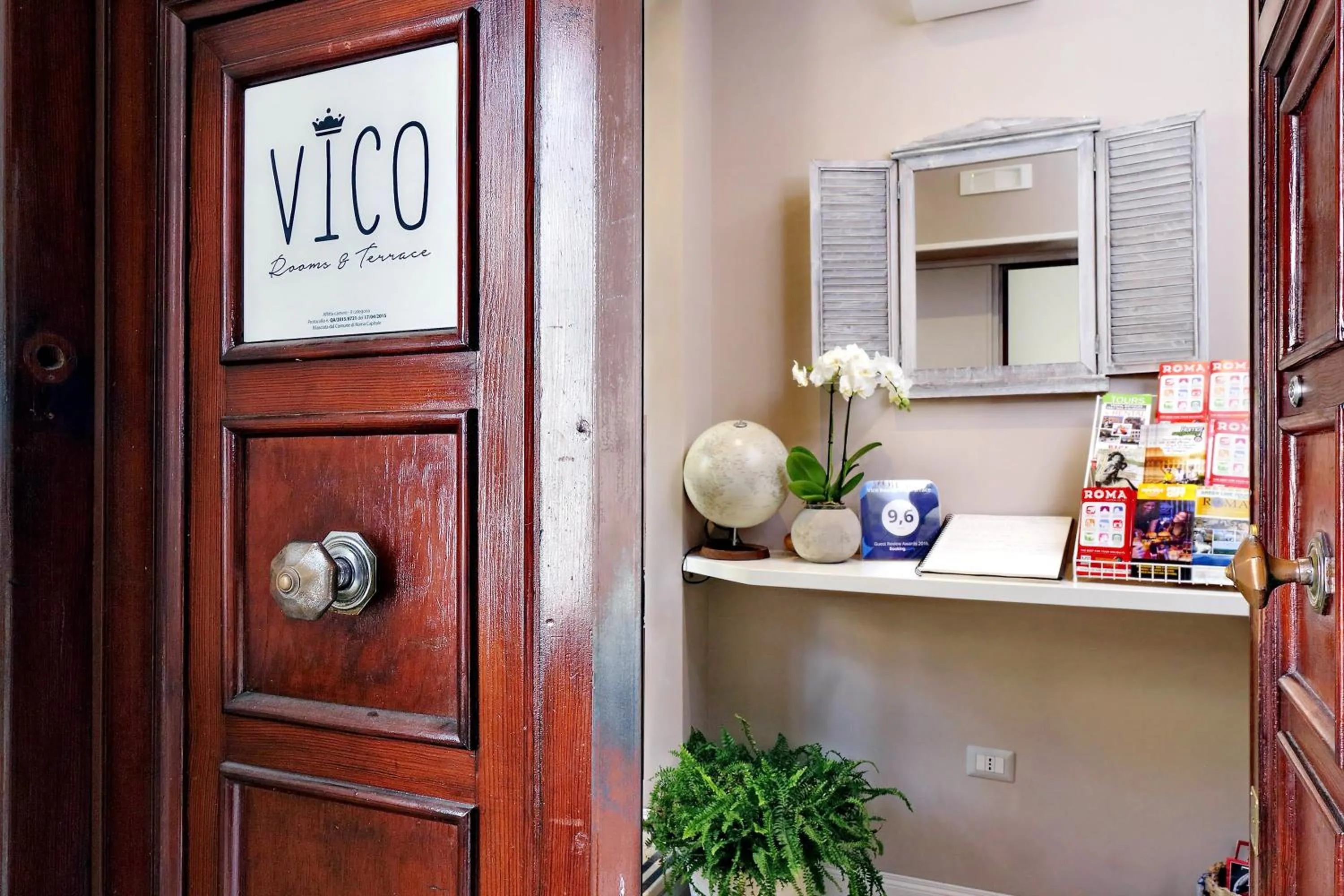 Property building in Vico Rooms and Terrace