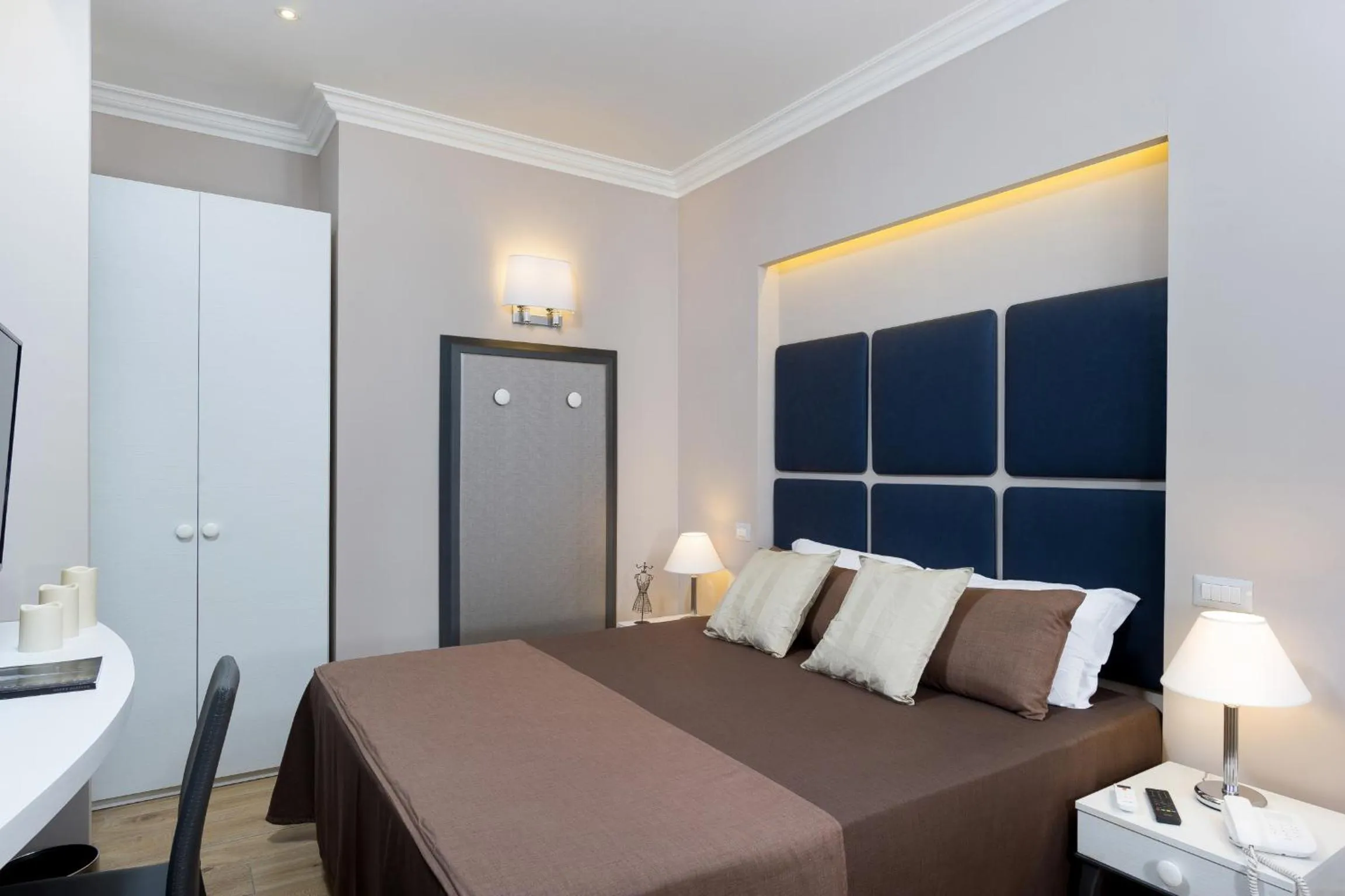 TV and multimedia, Bed in Vico Rooms and Terrace