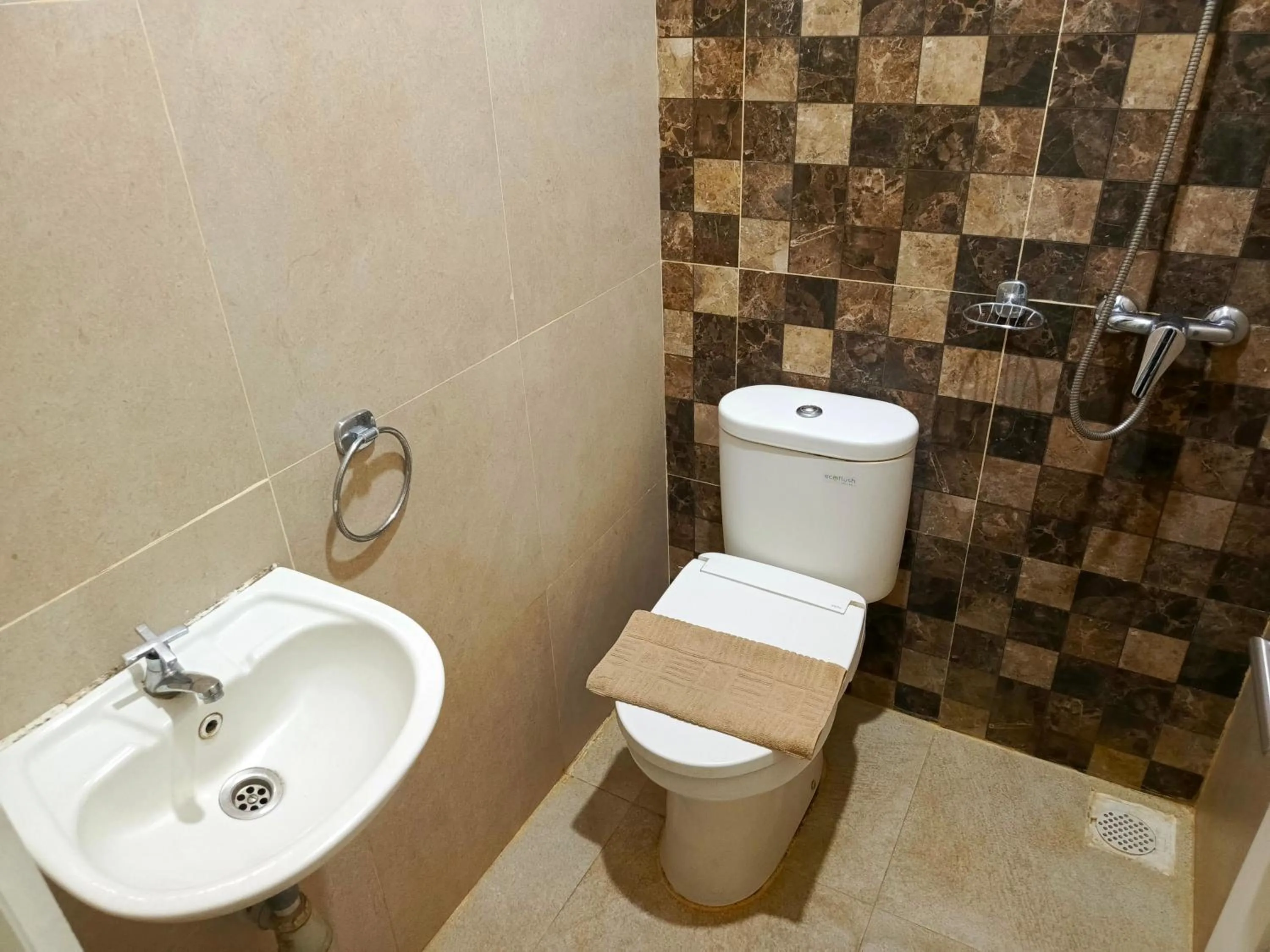 Shower in Kyrie Hotel