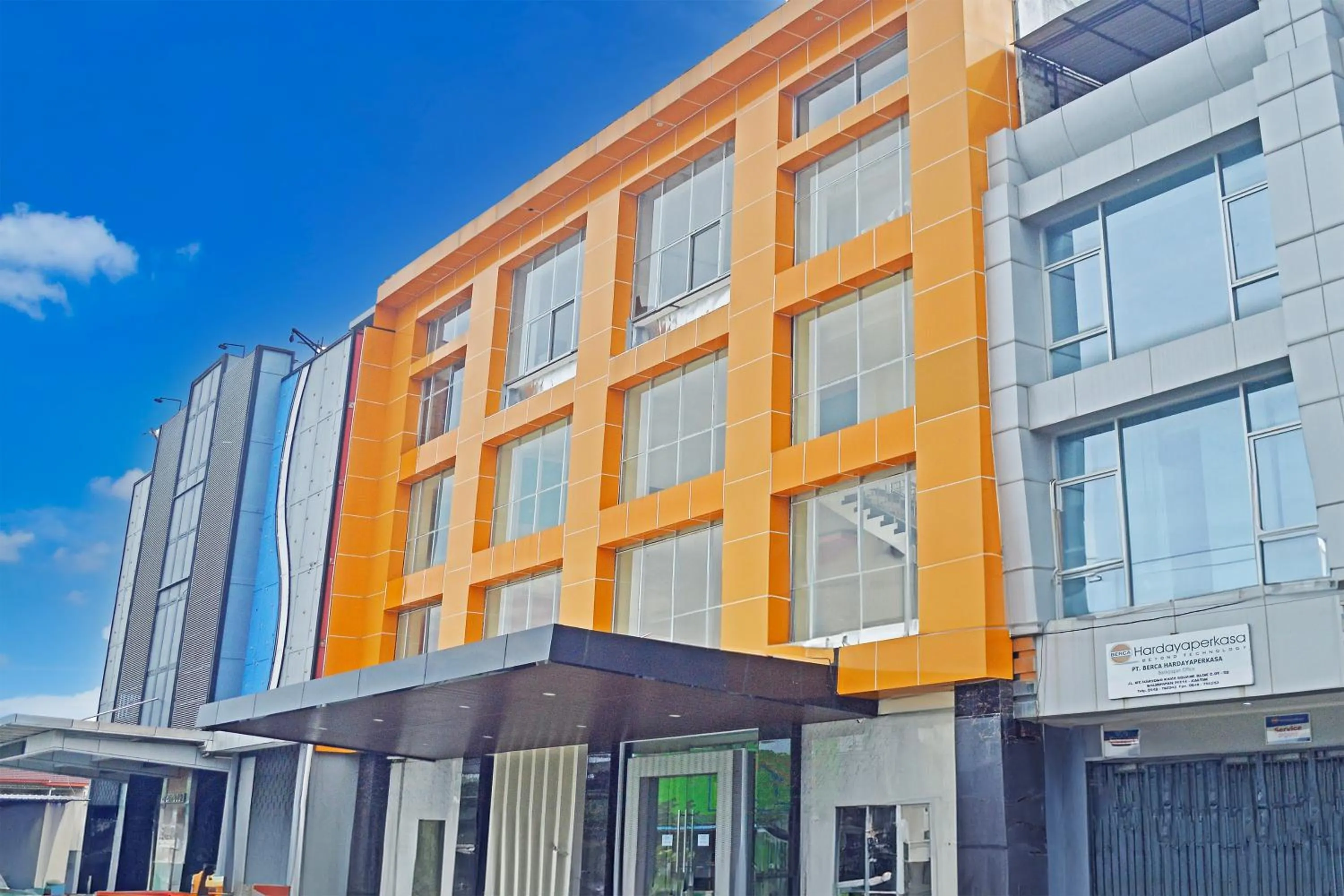 Facade/entrance in Collection O Balikpapan Near Balikpapan Super Block Formerly City Inn Hotel