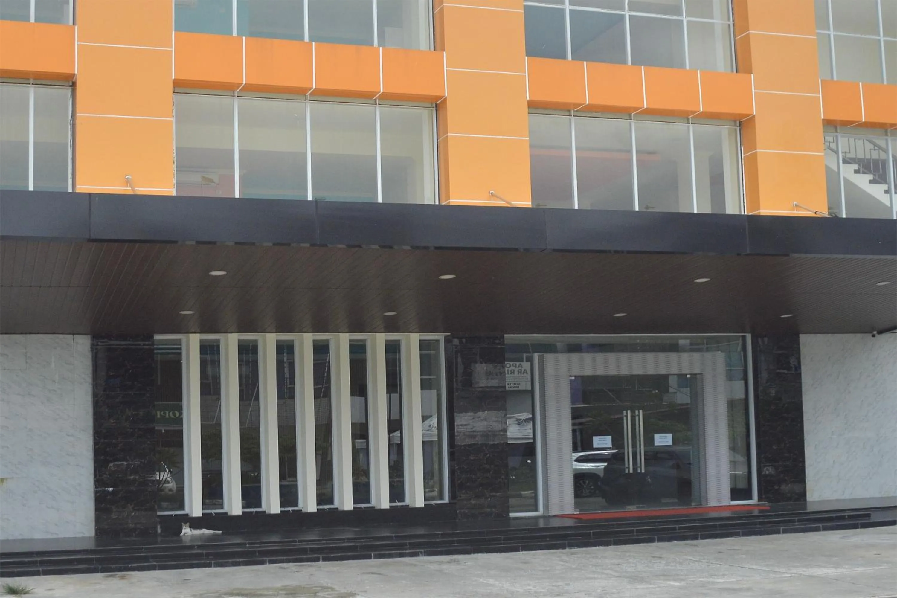 Facade/entrance in Collection O Balikpapan Near Balikpapan Super Block Formerly City Inn Hotel