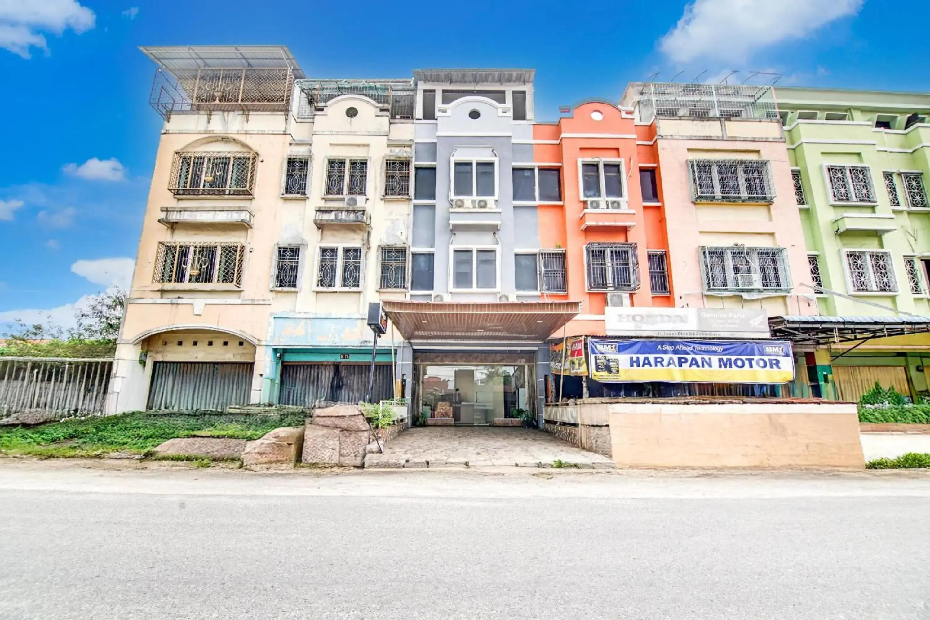 Capital O Pusat Kota Pekanbaru Near Mall Living World Formerly Radja Homestay Capital O Pusat Kota Pekanbaru Near Mall Living World Formerly Radja Homestay