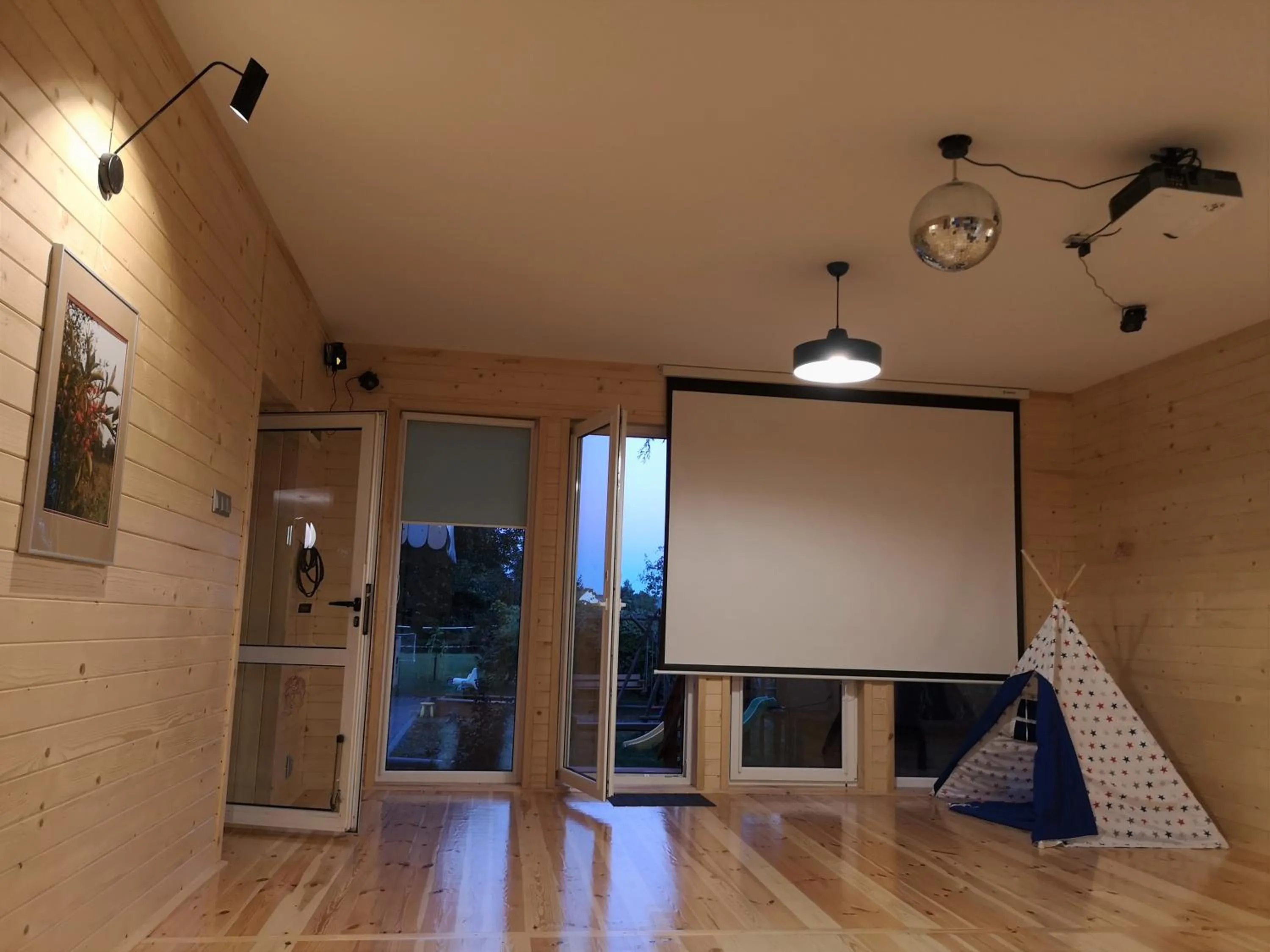 Communal lounge/ TV room in Gościniec Celina