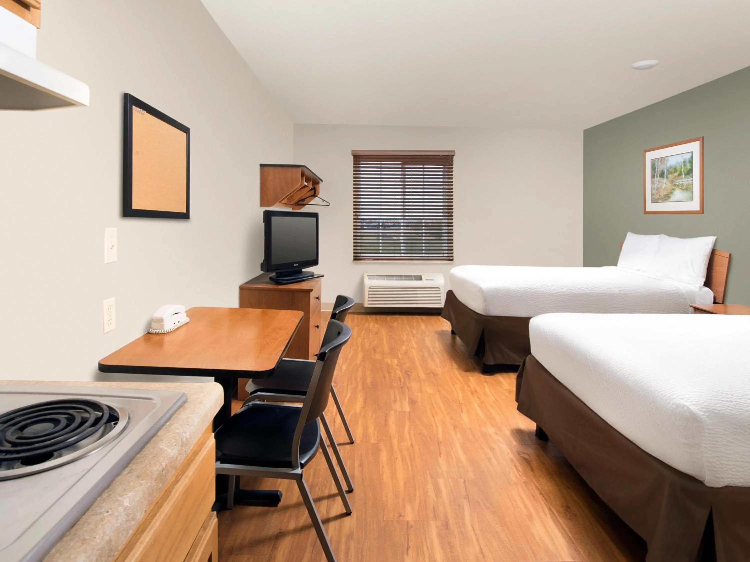 Bed in Extended Stay America Select Suites - Wichita - Airport