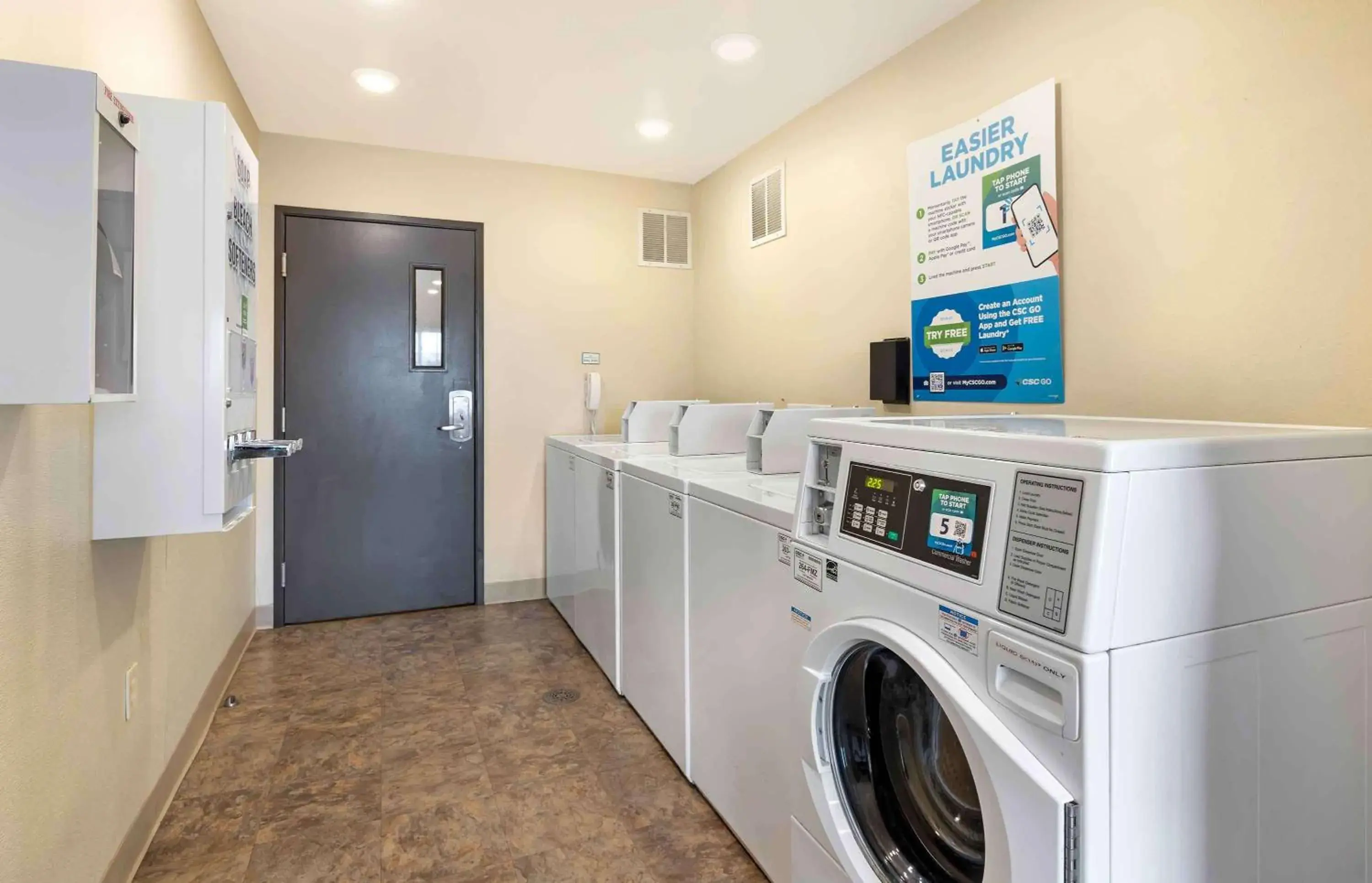 Property building in Extended Stay America Select Suites - Wichita - Airport Property building in Extended Stay America Select Suites - Wichita - Airport