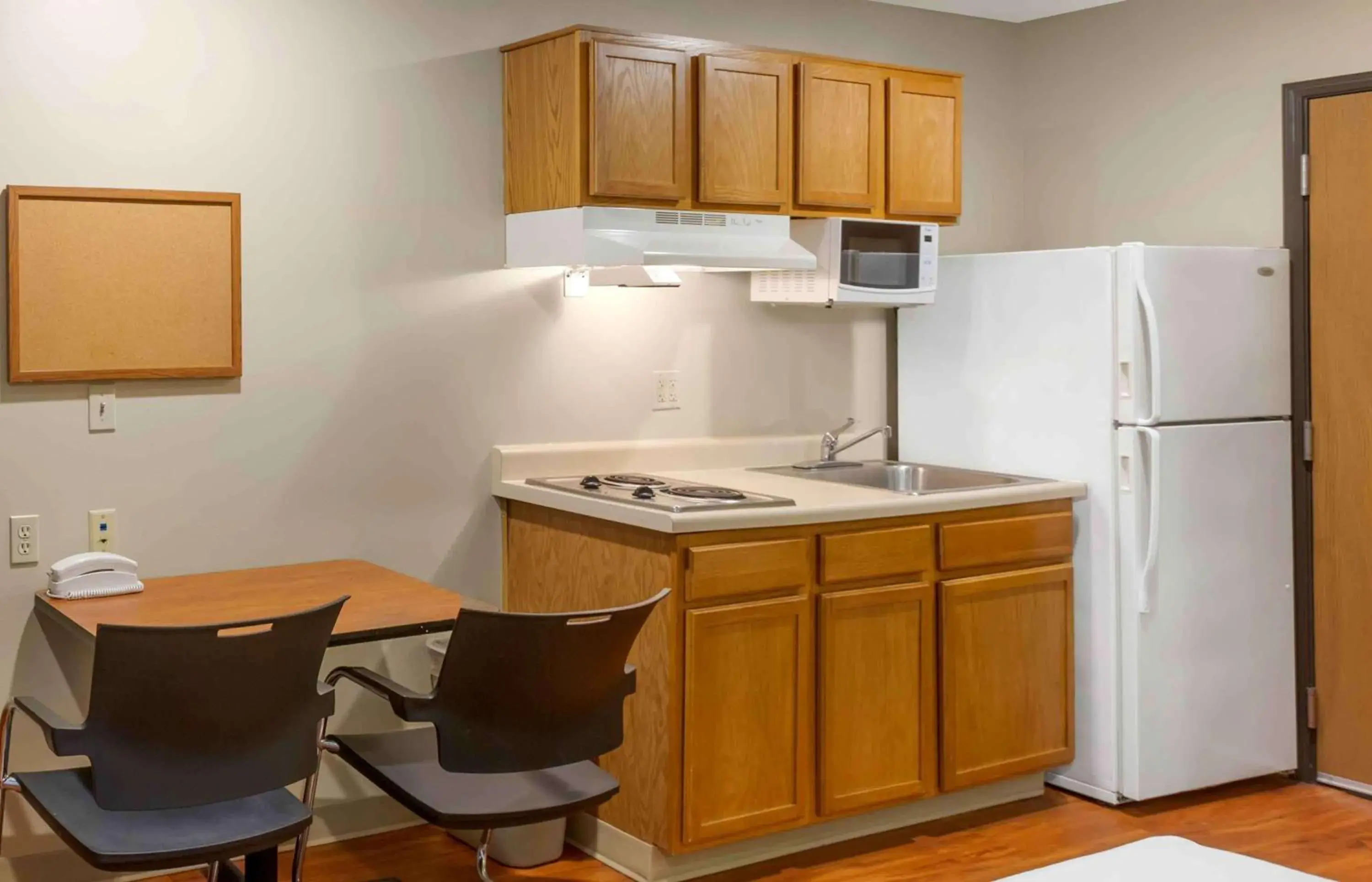 Kitchen or kitchenette in Extended Stay America Select Suites - Provo - American Fork Kitchen or kitchenette in Extended Stay America Select Suites - Provo - American Fork