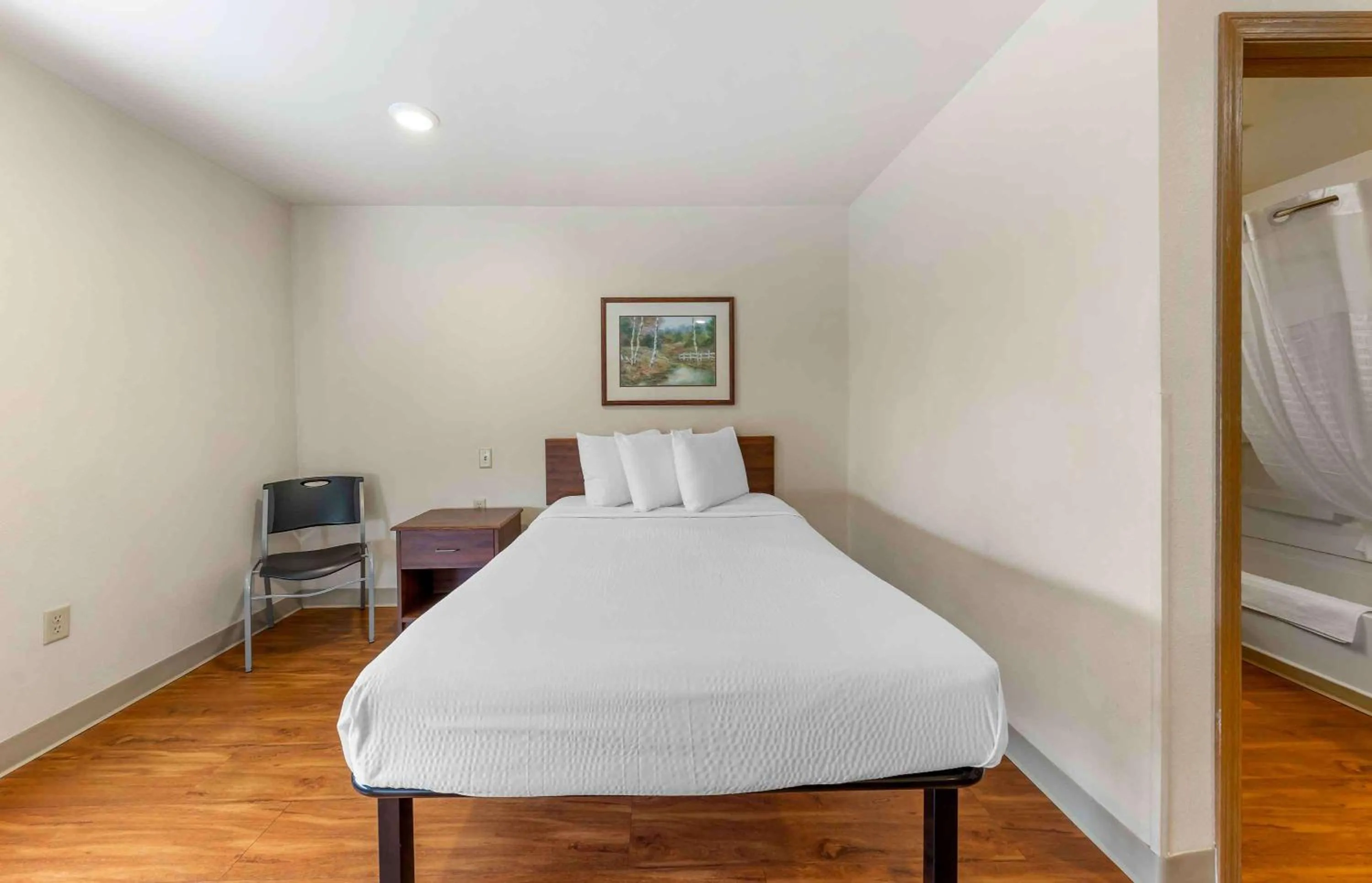 Bedroom, Bed in Extended Stay America Select Suites - Oklahoma City - Southeast