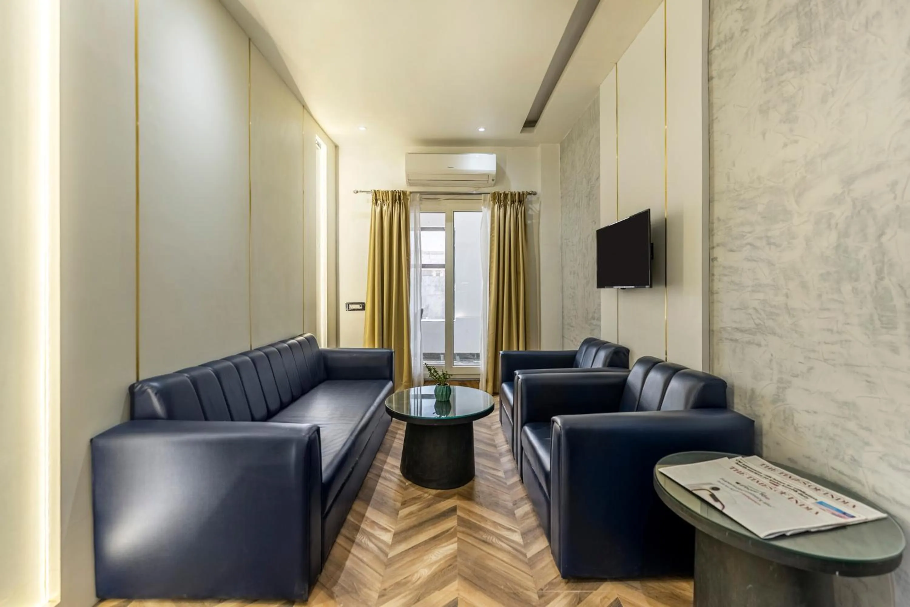 Seating area in Treebo Divine Stay Prayagraj