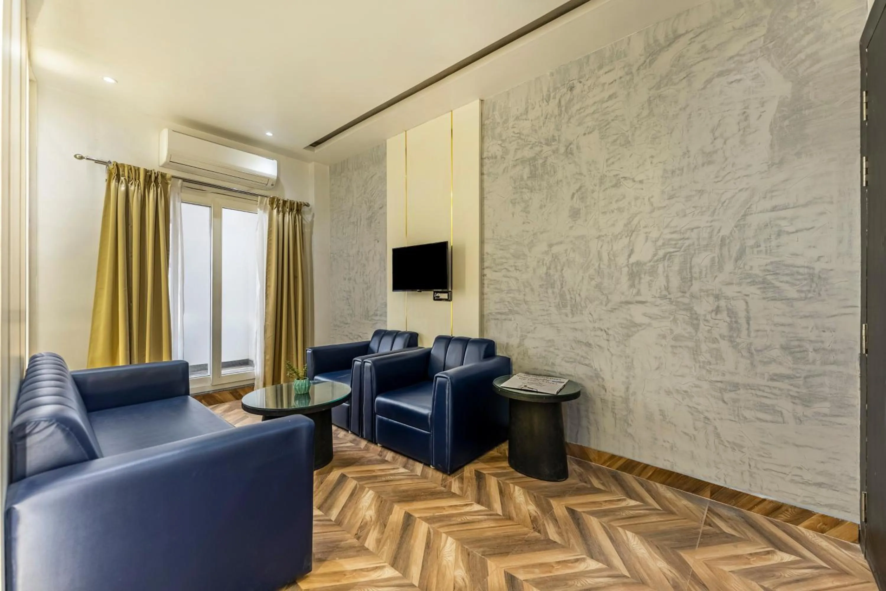 Seating area in Treebo Divine Stay Prayagraj