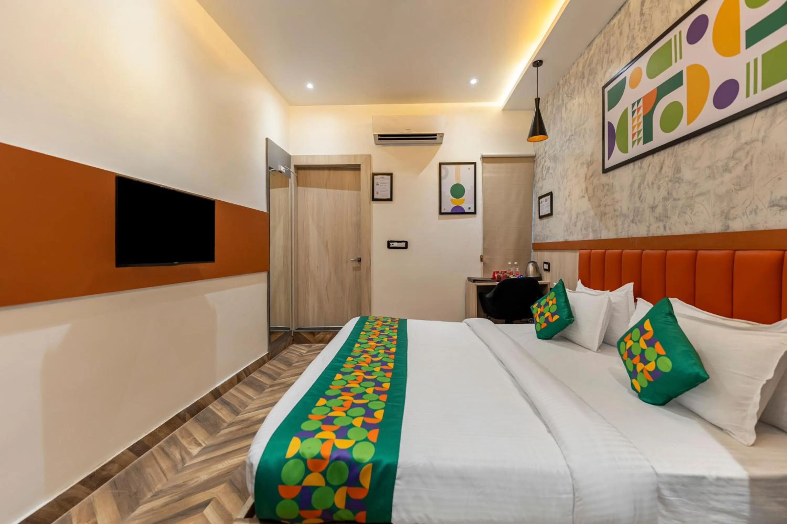 Bedroom, Bed in Treebo Divine Stay Prayagraj