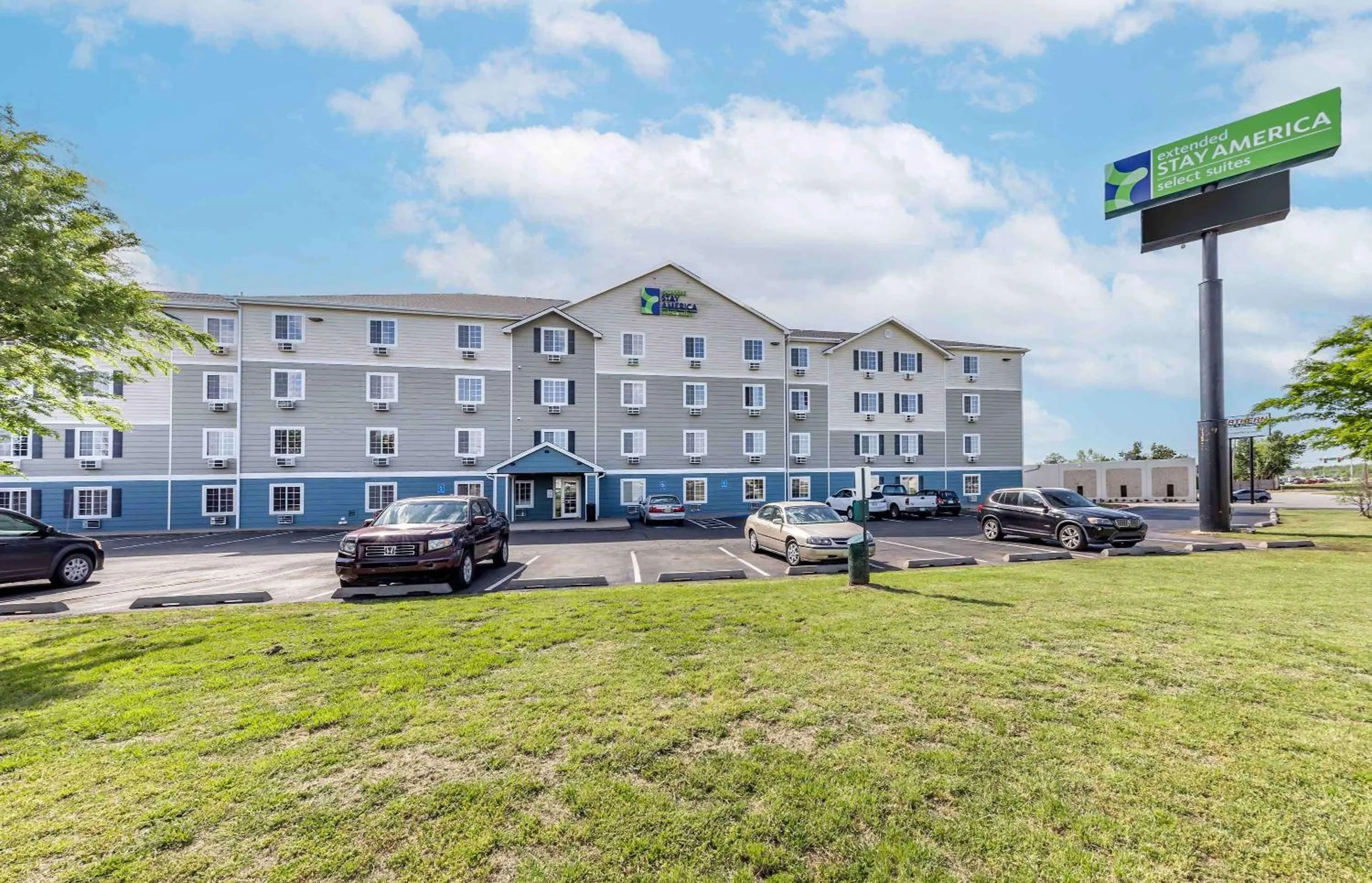 Property building in Extended Stay America Select Suites - Oklahoma City - Bethany