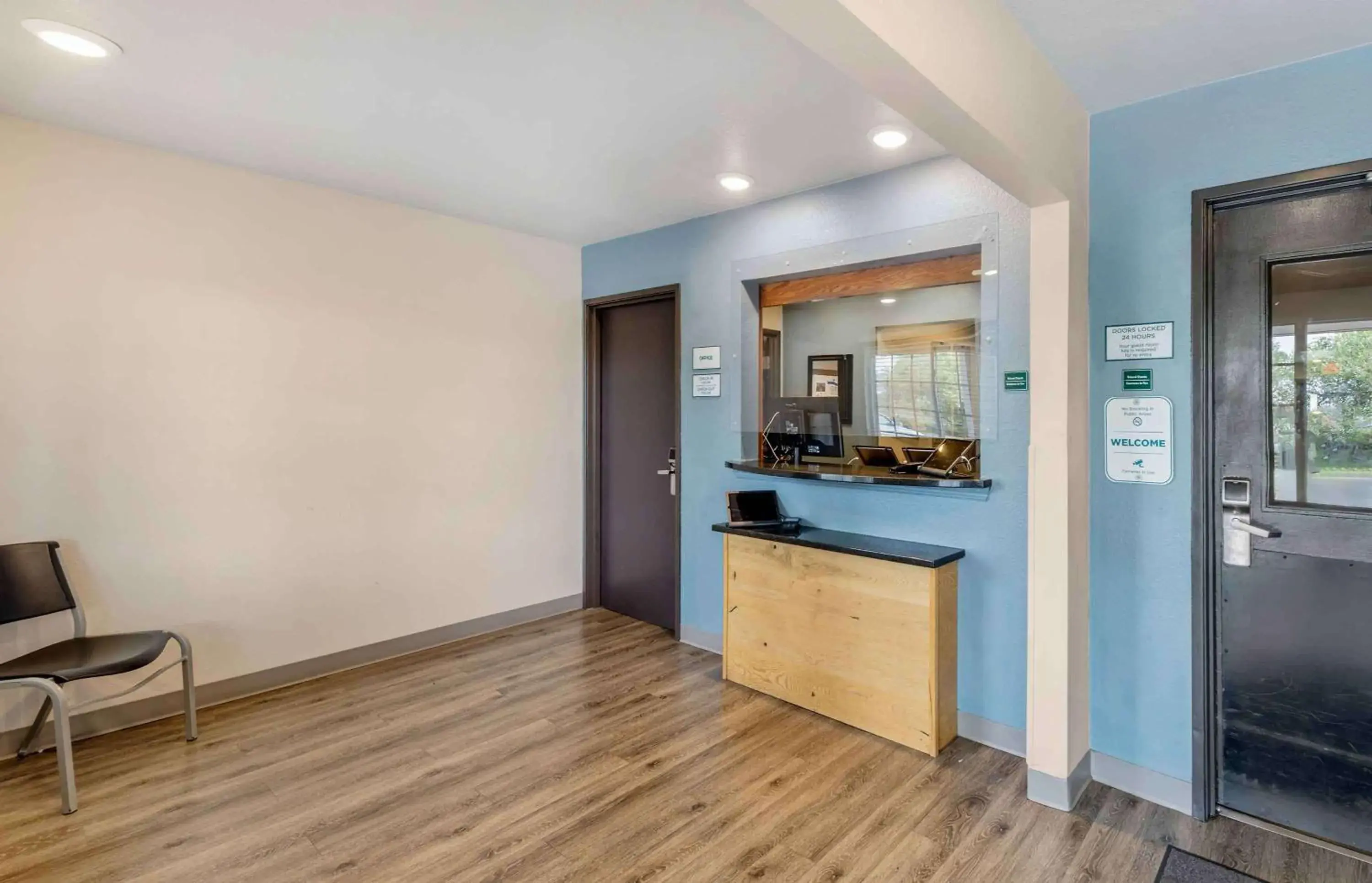 Lobby or reception in Extended Stay America Select Suites - Oklahoma City - Del City Lobby or reception in Extended Stay America Select Suites - Oklahoma City - Del City