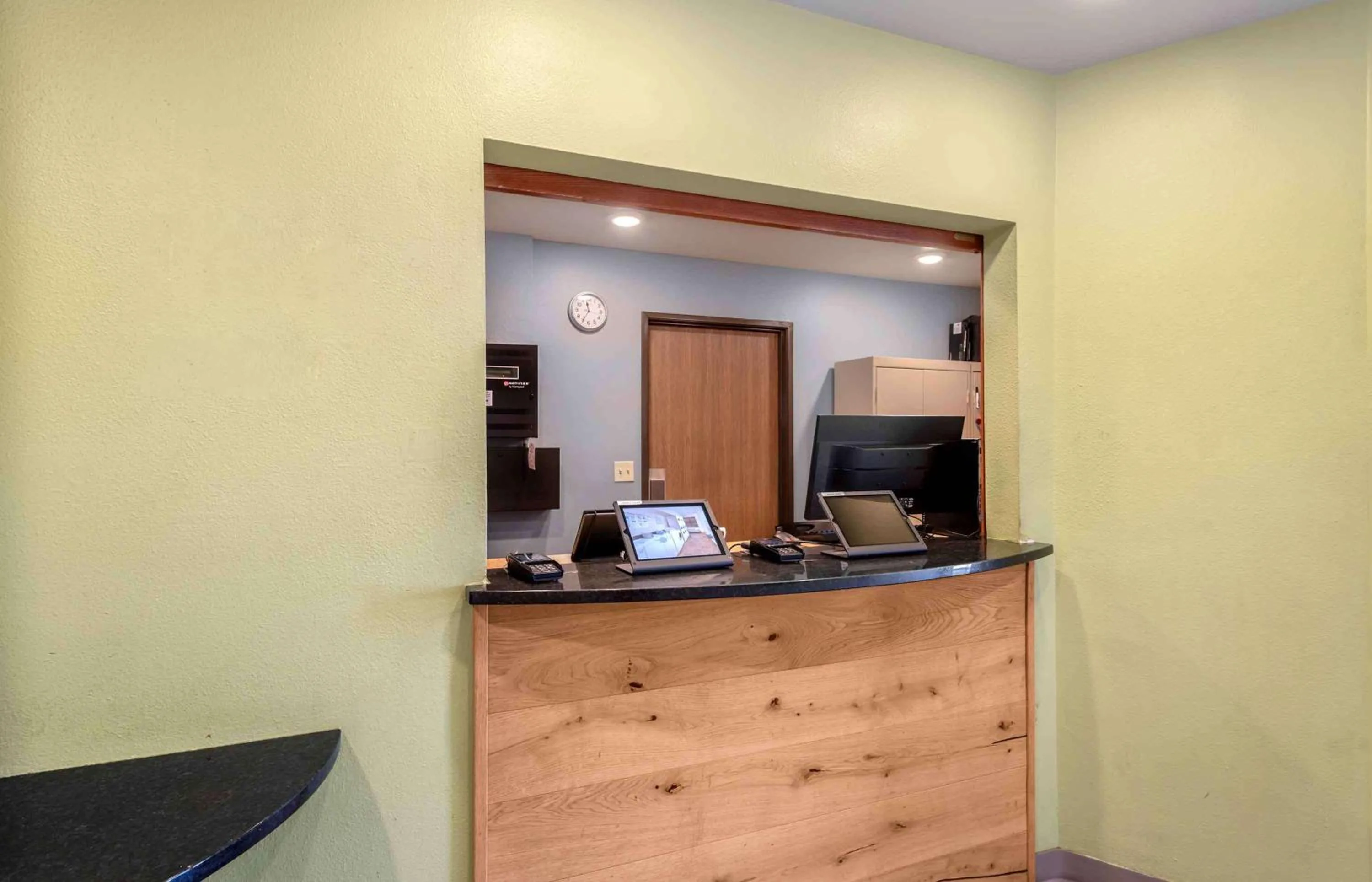Lobby or reception in Extended Stay America Select Suites - Colorado Springs - Airport